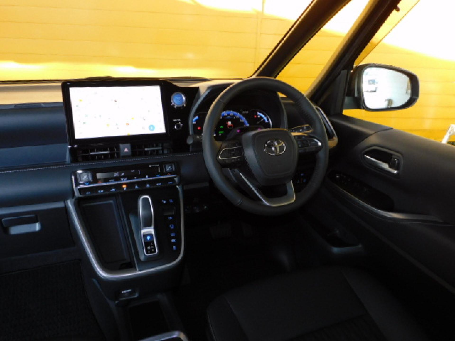 10.5インチディスプレイオーディオPlus＆パノラミックビューモニター、カラーヘッドアップディスプレイ＋デジタルインナーミラー（※）メーカーオプション ドライビングサポートパッケージ