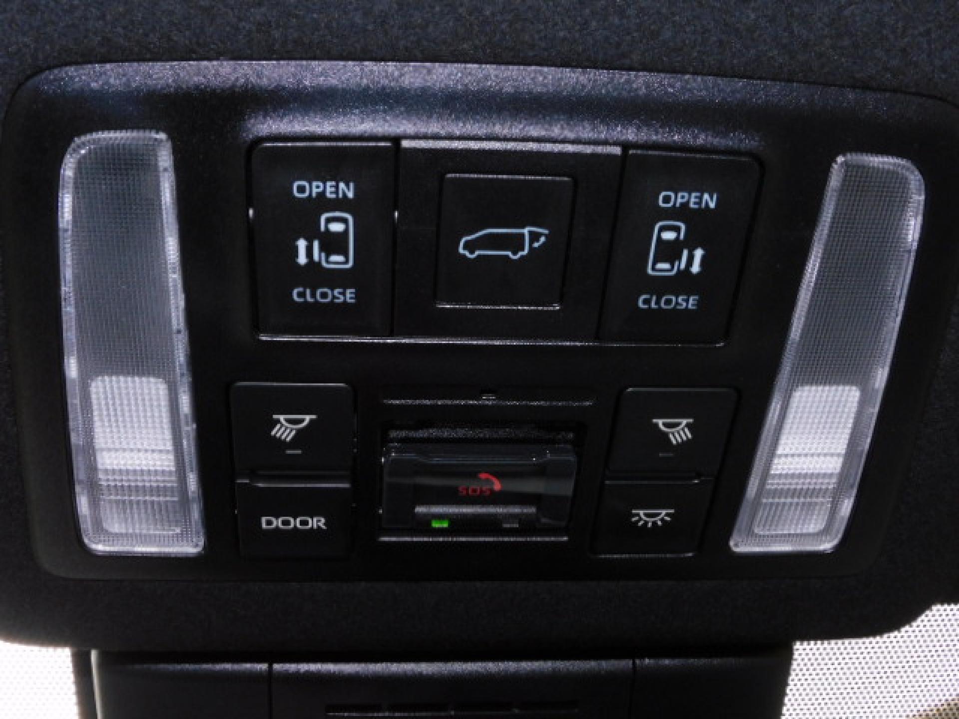 両側パワースライドドア、パワーバックドア（※）メーカーオプション快適利便パッケージHigh、ヘルプネットスイッチ