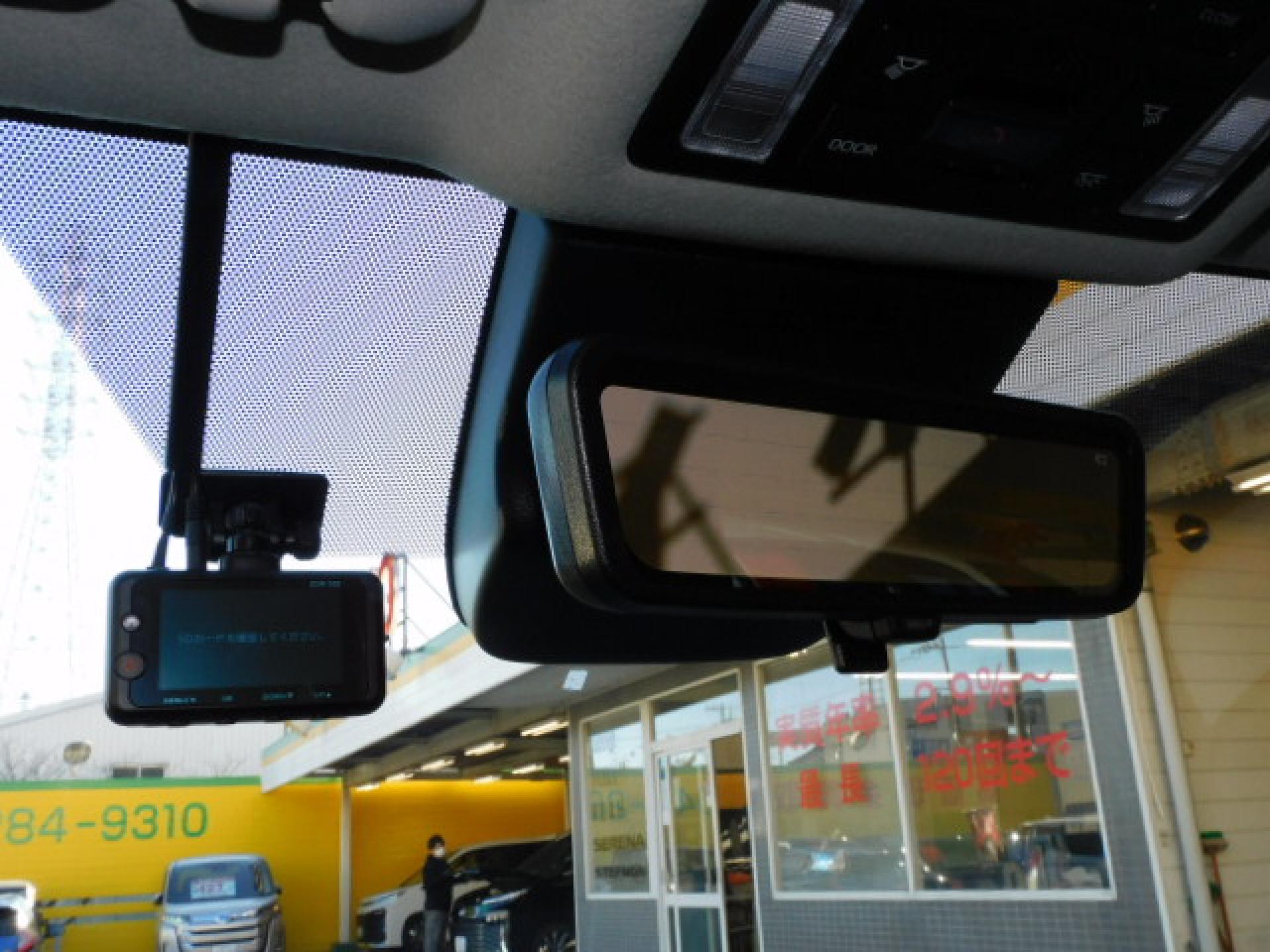 前後ドライブレコーダー(コムテック ZDR-055)、デジタルインナーミラー(※)メーカーオプション ドライビングサポートパッケージ