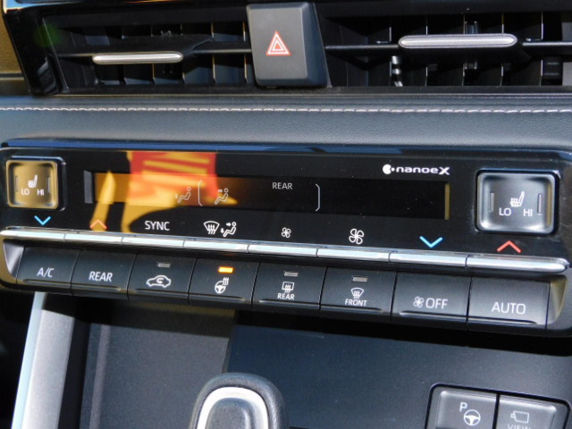 ナノイーX・ステアリングヒーター(※)メーカーオプション快適利便パッケージHigh