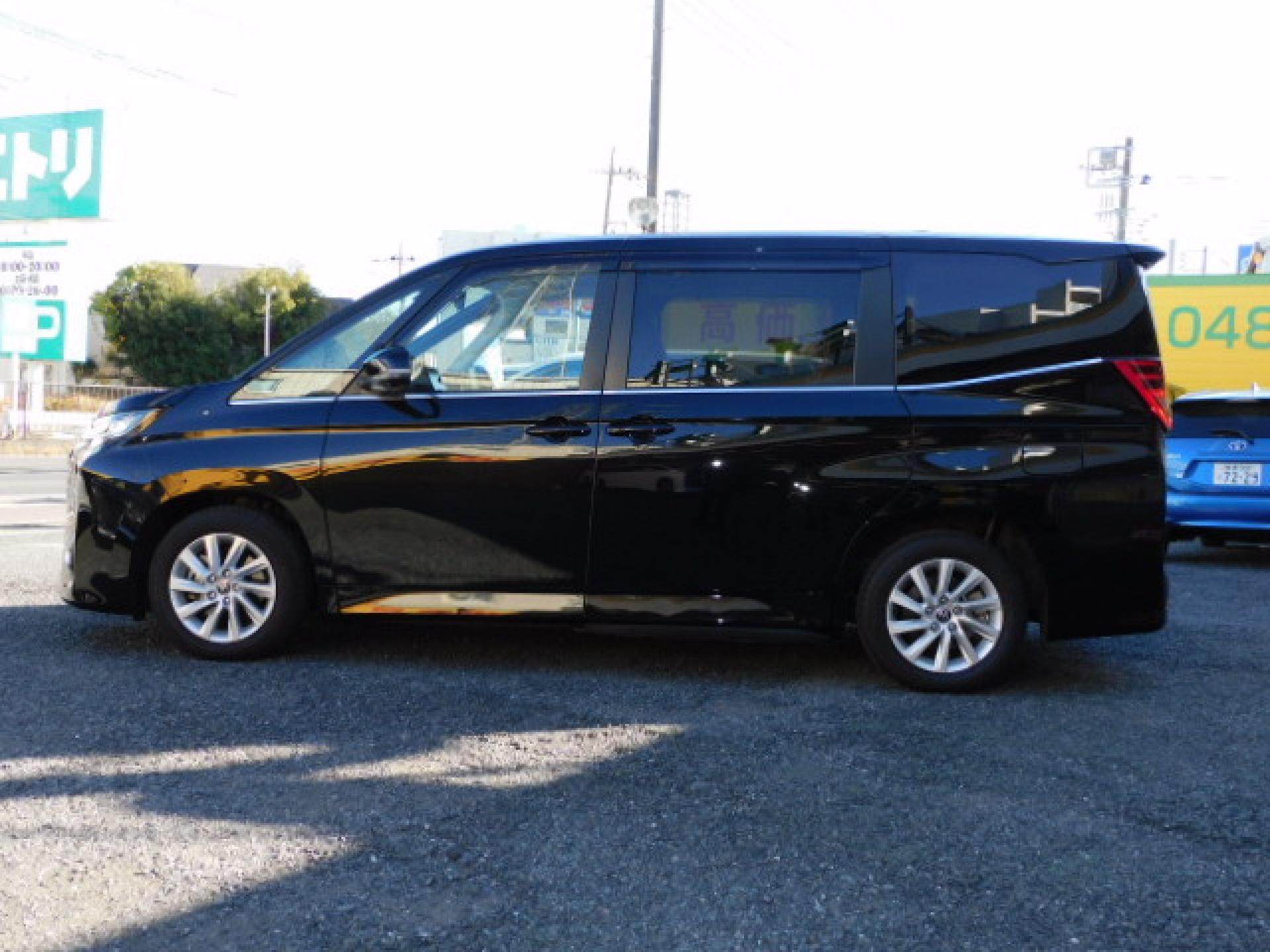 アティチュードブラックマイカ!ハンズフリーパワースライドドア(※)メーカーオプション快適利便パッケージHigh、ユニバーサルステップ(助手席側)(※)メーカーオプション