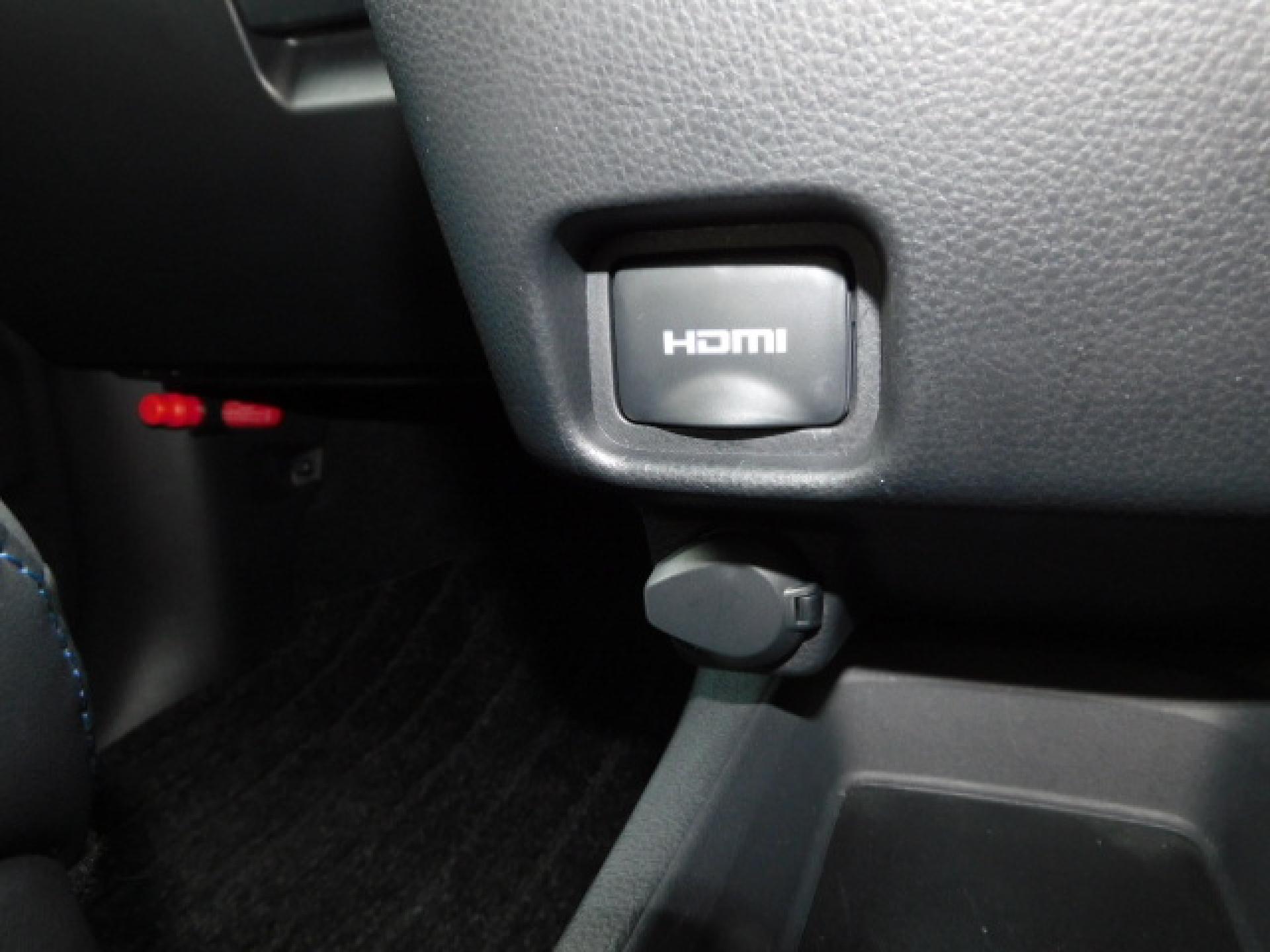 HDMI端子+アクセサリーソケット(DC12V・120W/1個)