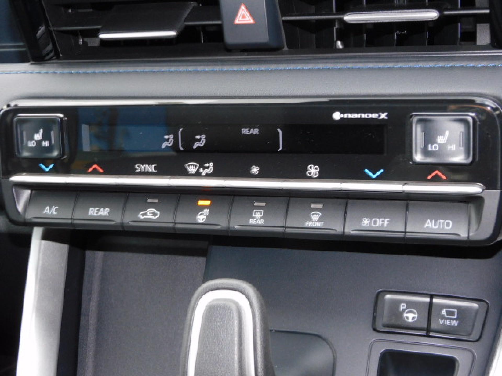 ナノイーX・ステアリングヒーター(※)メーカーオプション快適利便パッケージHigh