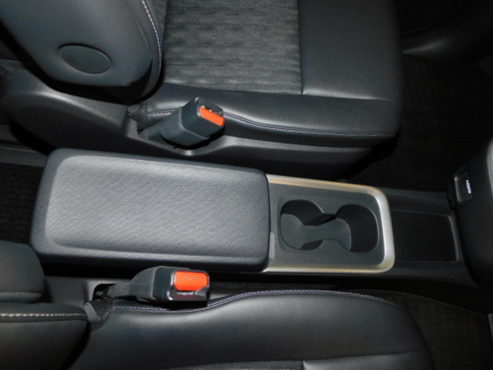 インパネ一体型センターコンソールボックス（アッパートレイ・カップホルダー×2・リアボックス付）