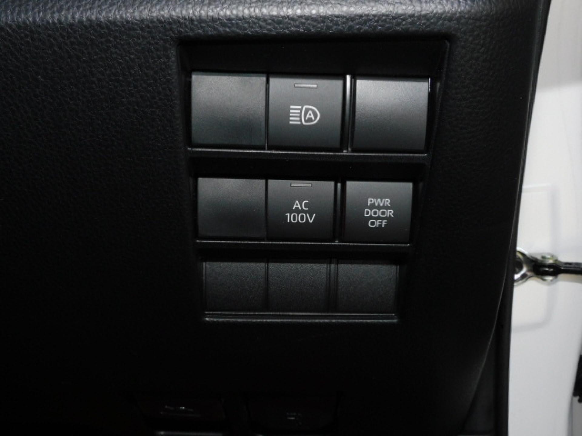 オートマチックハイビーム、AC100V/1500Wメインスイッチ、パワードアメインスイッチ