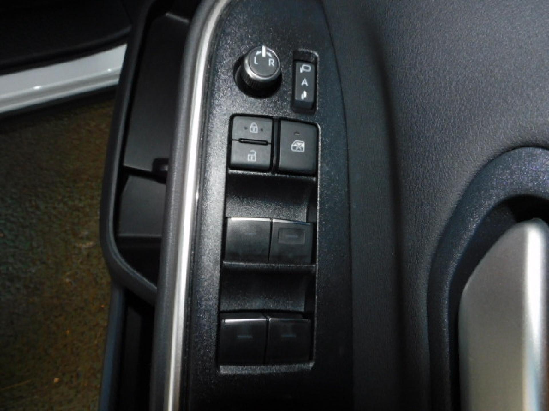 運転席ドアスイッチ