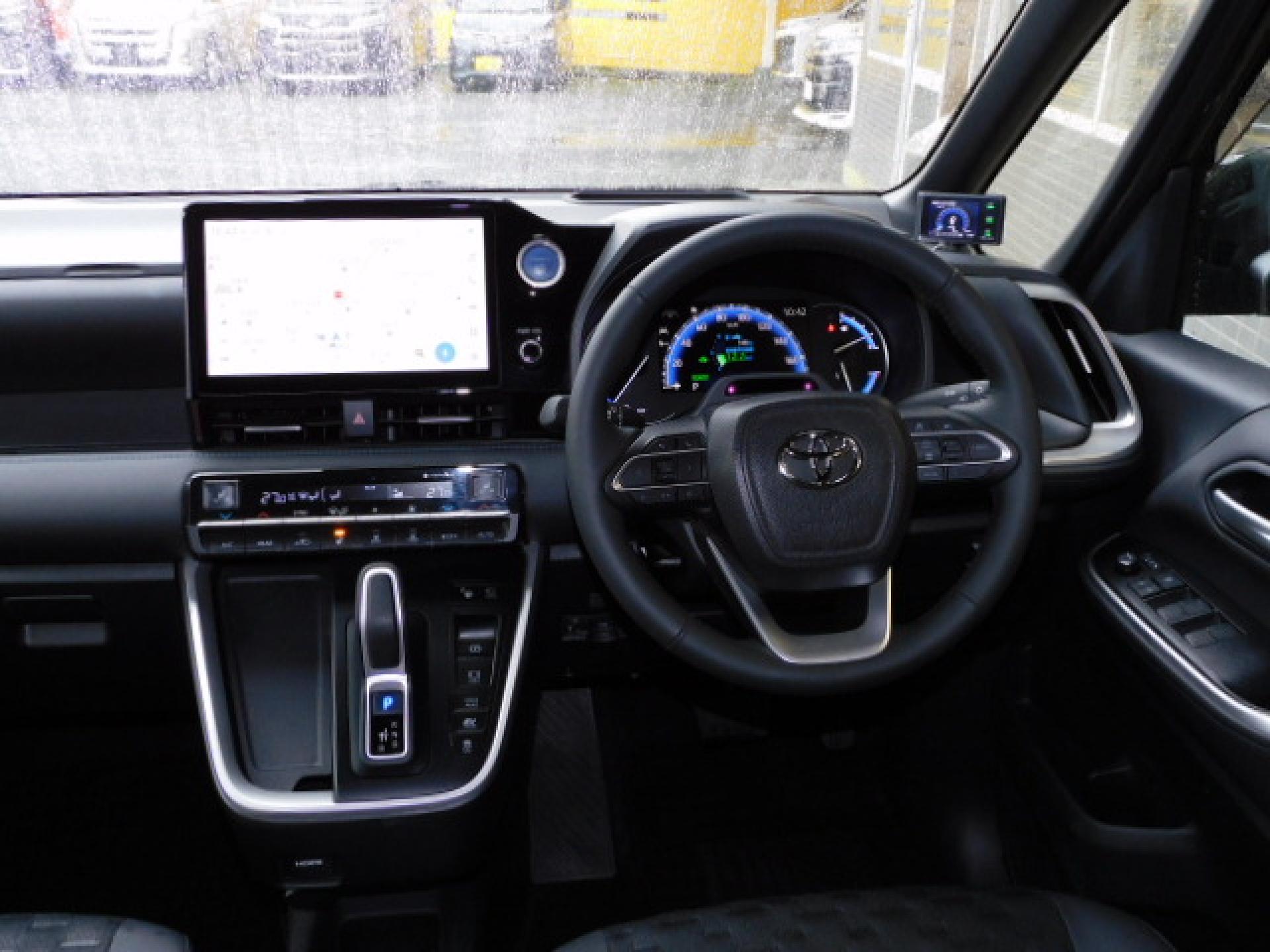 10.5インチディスプレイオーディオPlus＆パノラミックビューモニター、カラーヘッドアップディスプレイ＋デジタルインナーミラー（※）メーカーオプション ドライビングサポートパッケージ