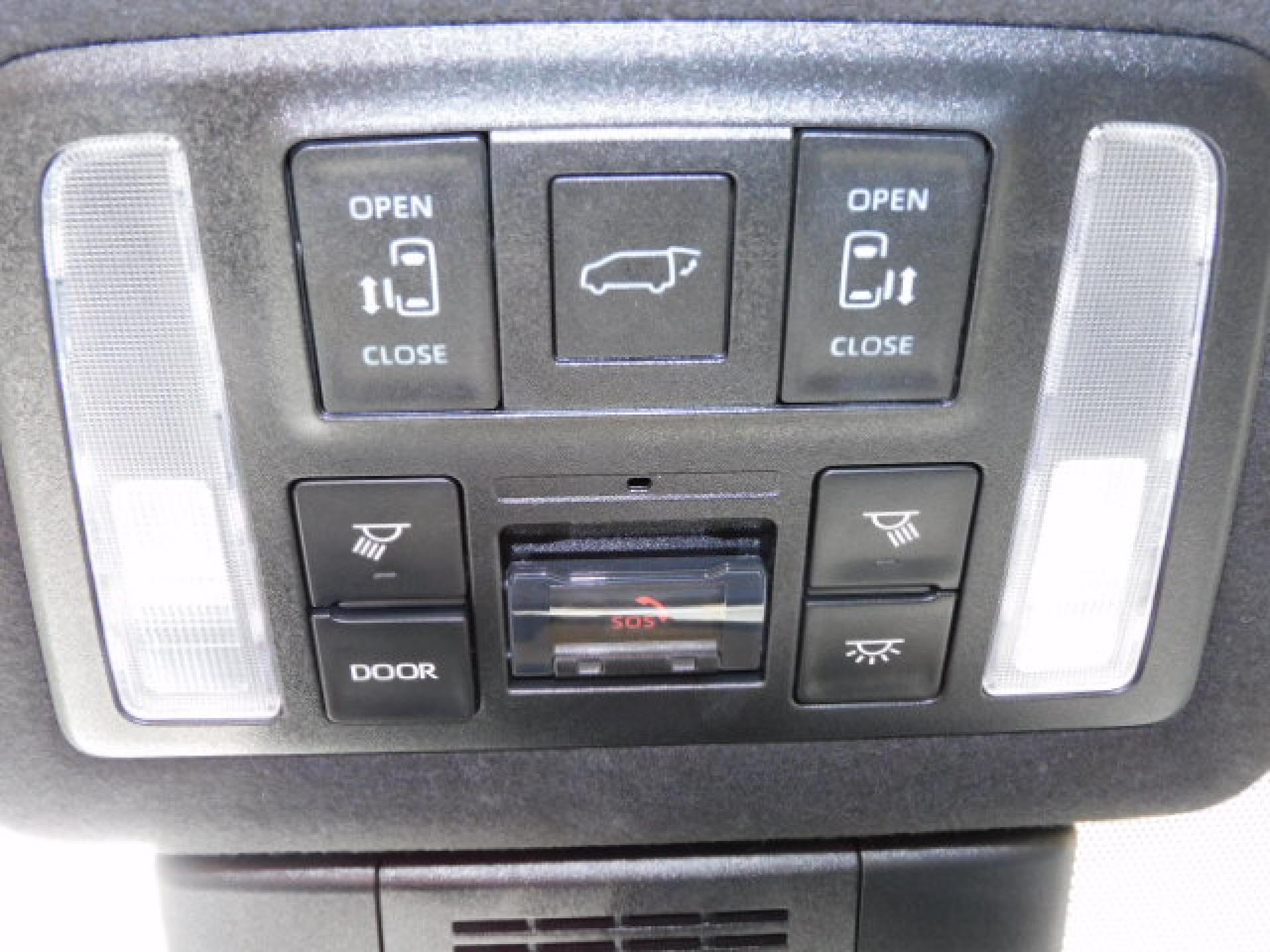 両側パワースライドドア、パワーバックドア（※）メーカーオプション快適利便パッケージHigh、ヘルプネットスイッチ