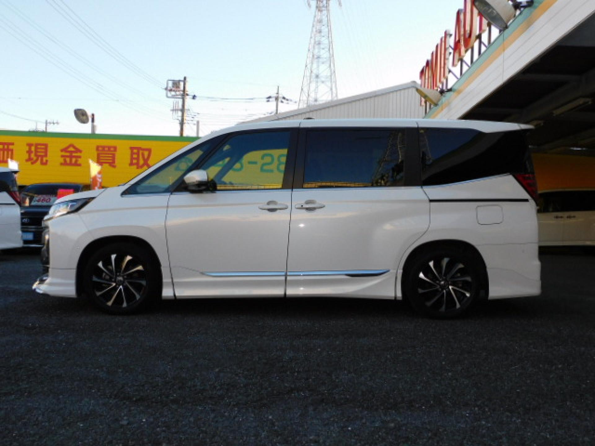 ホワイトパールクリスタルシャイン！ハンズフリーパワースライドドア（※）メーカーオプション快適利便パッケージHigh