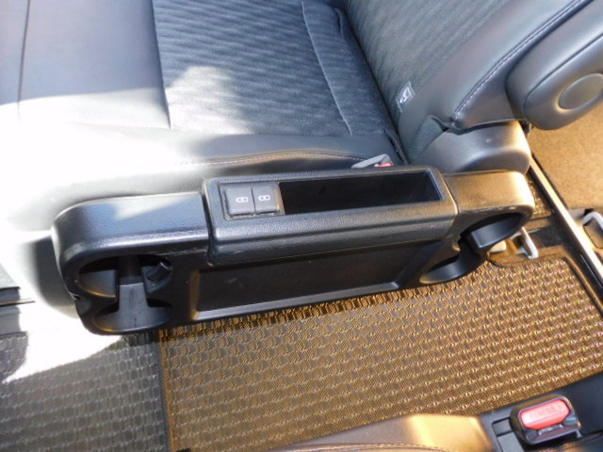 折りたたみ式セカンドシートサイドテーブル（カップホルダー×4・充電用USB×2）