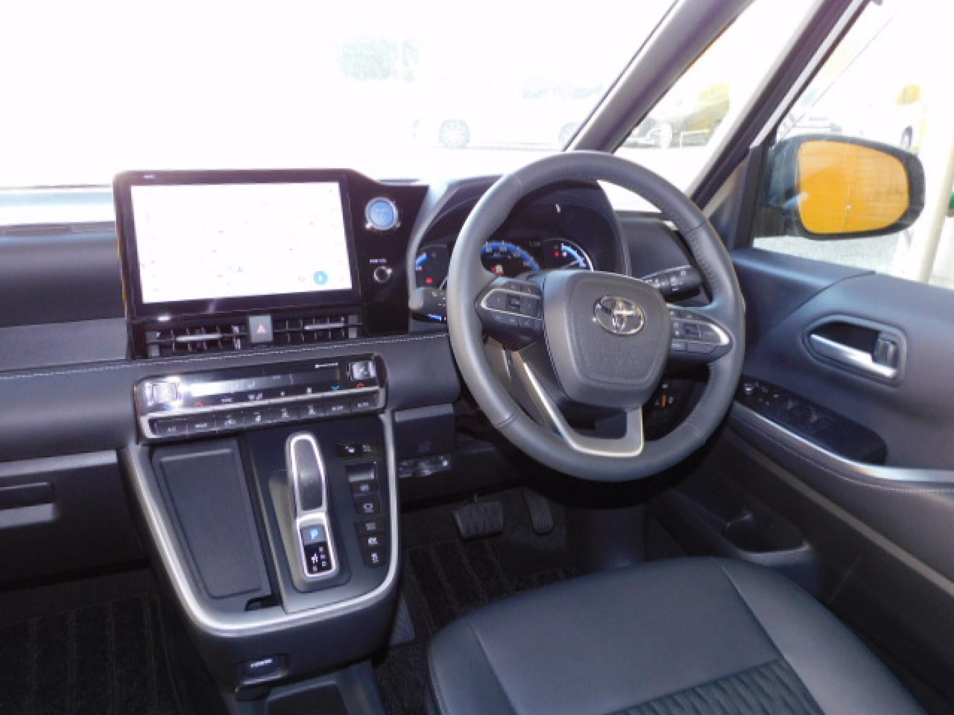 10.5インチディスプレイオーディオPlus＆パノラミックビューモニター、カラーヘッドアップディスプレイ＋デジタルインナーミラー（※）メーカーオプション ドライビングサポートパッケージ