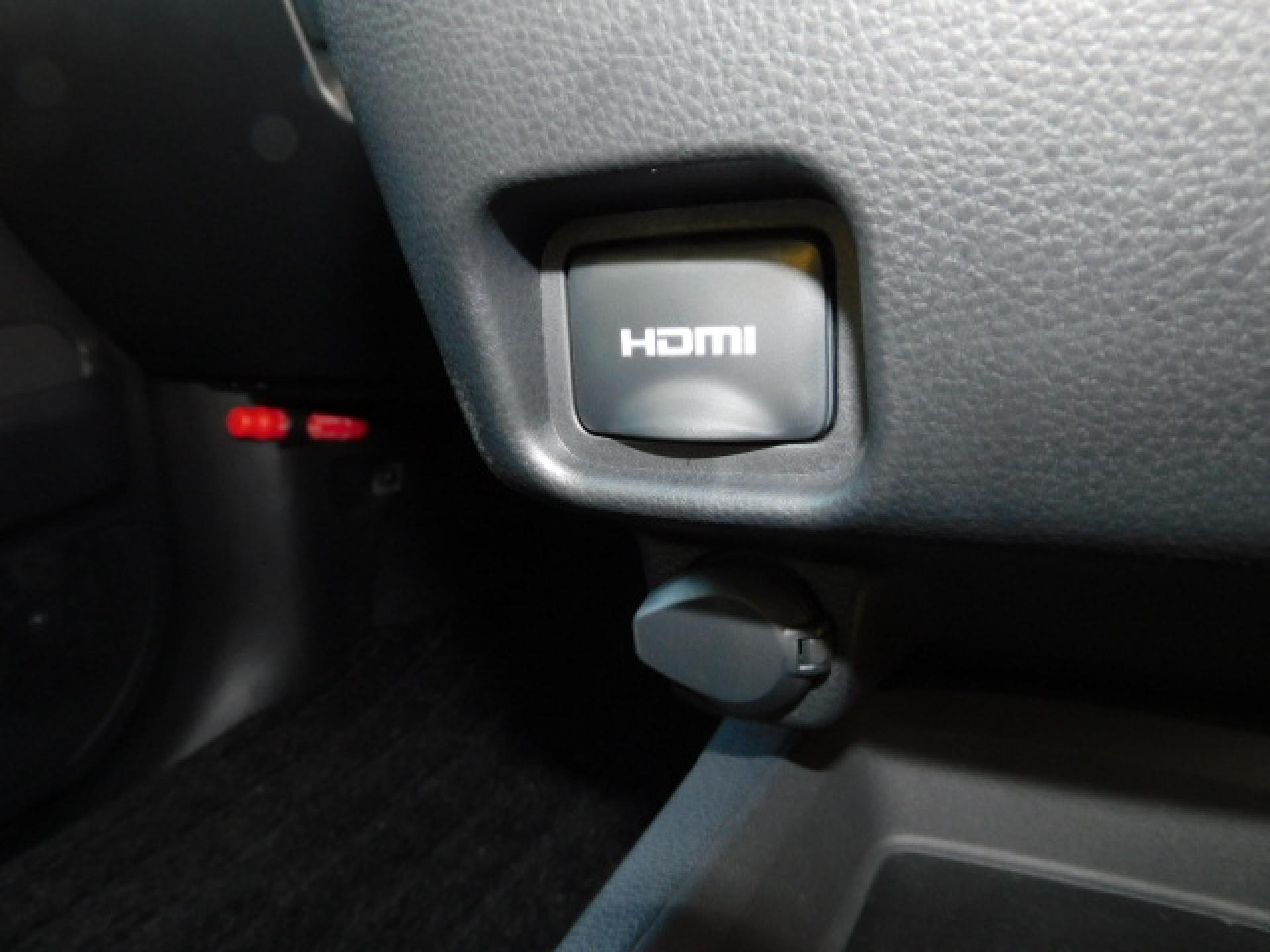 HDMI端子＋アクセサリーソケット（DC12V・120W/1個）