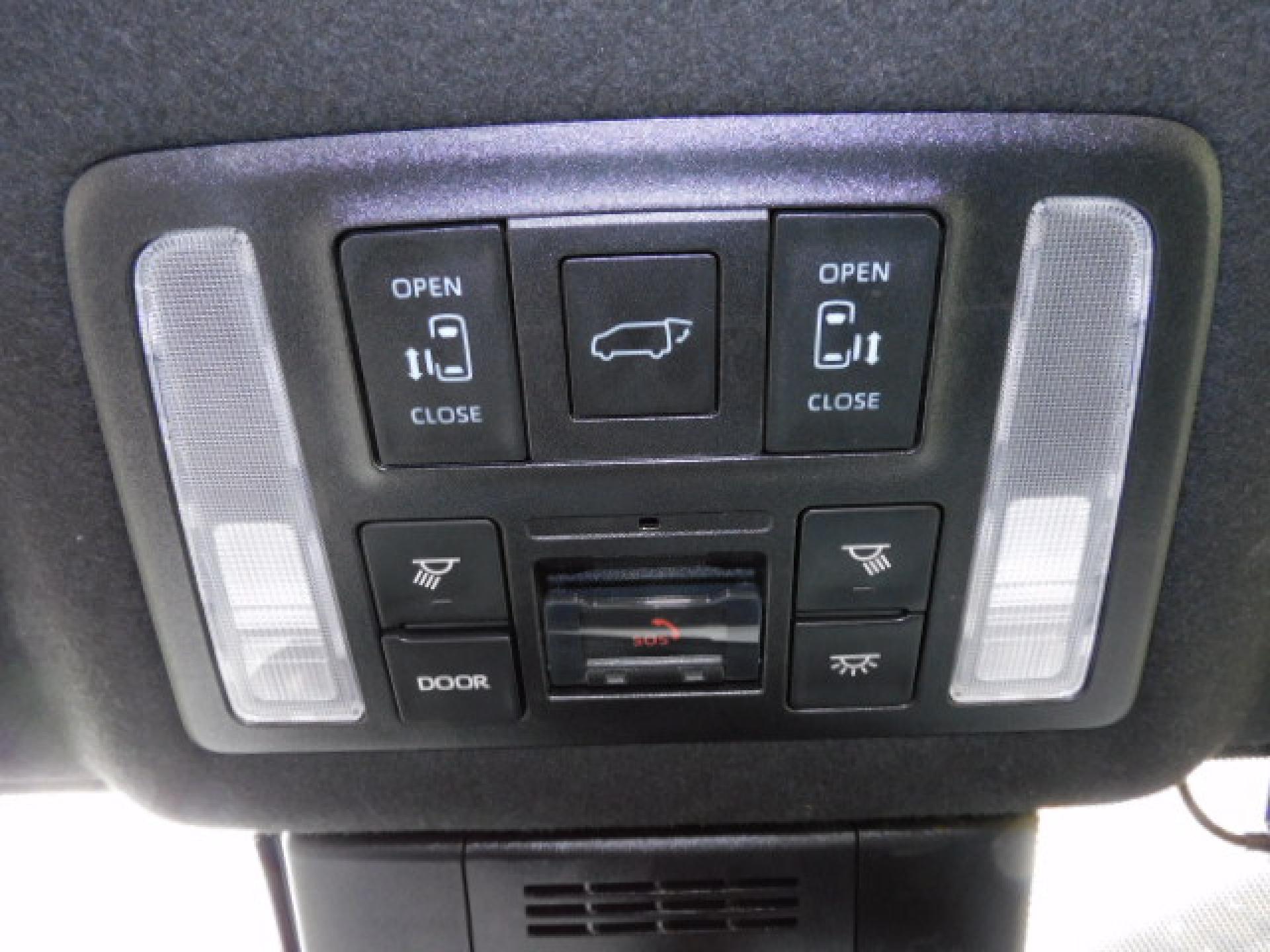 両側パワースライドドア、パワーバックドア(※)メーカーオプション快適利便パッケージHigh、ヘルプネットスイッチ