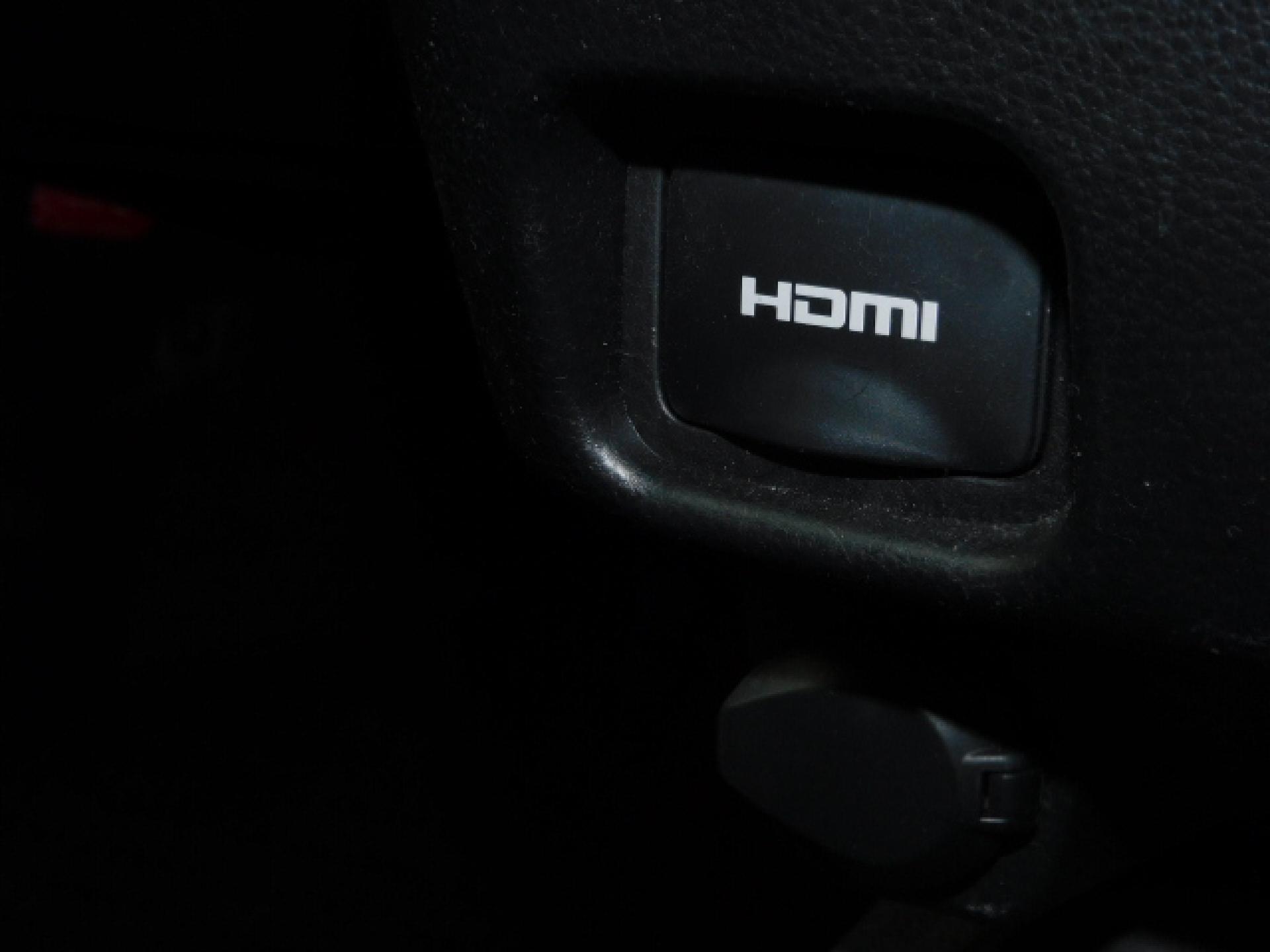 HDMI端子+アクセサリーソケット(DC12V・120W/1個)