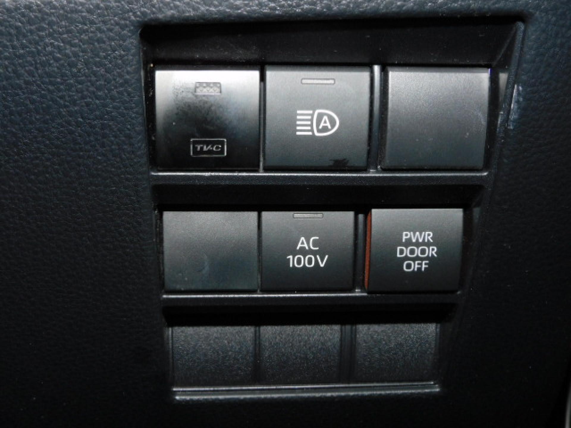 オートマチックハイビーム、AC100V/1500Wメインスイッチ、パワードアメインスイッチ