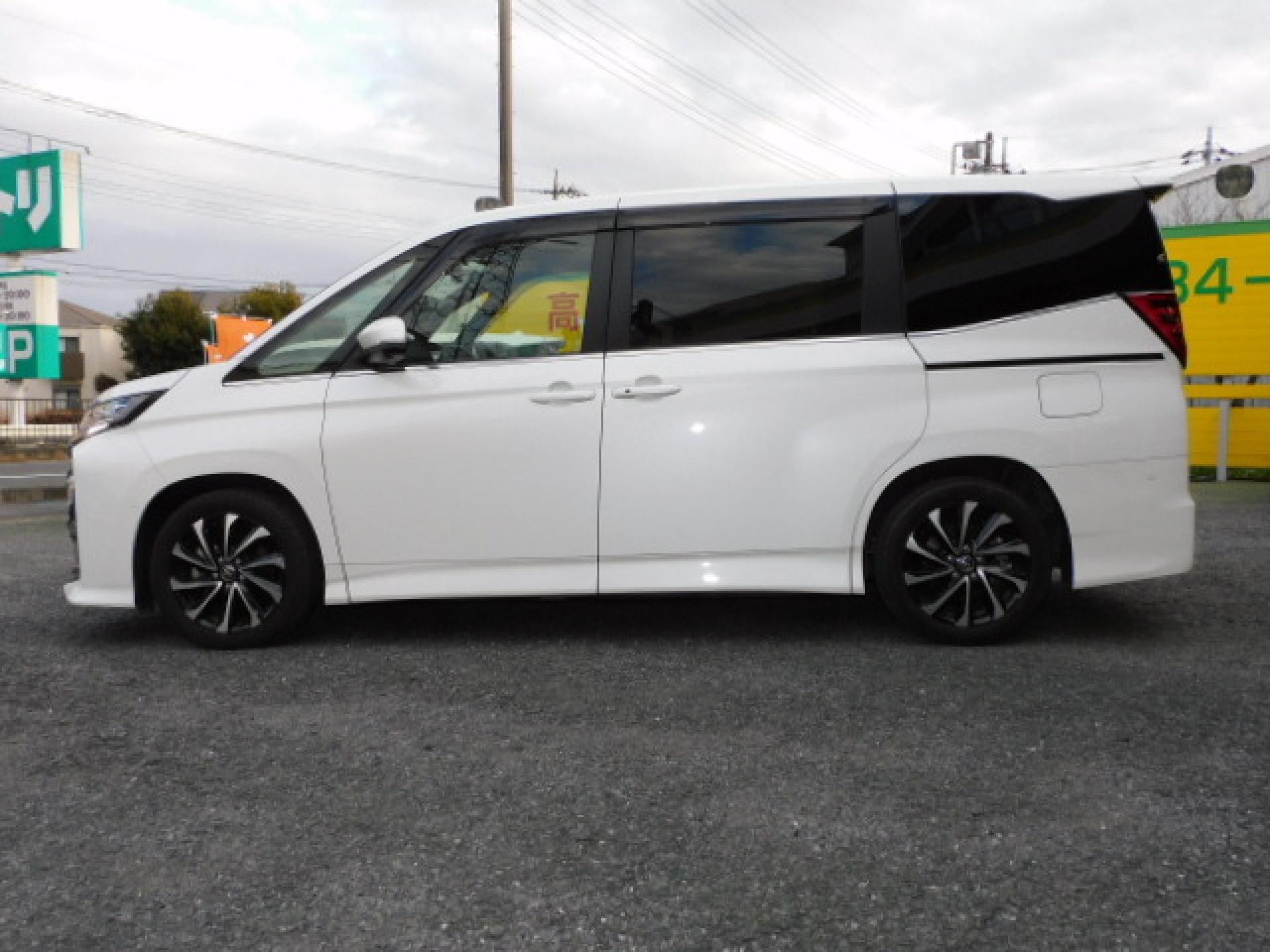 ホワイトパールクリスタルシャイン!ハンズフリーパワースライドドア(※)メーカーオプション快適利便パッケージHigh