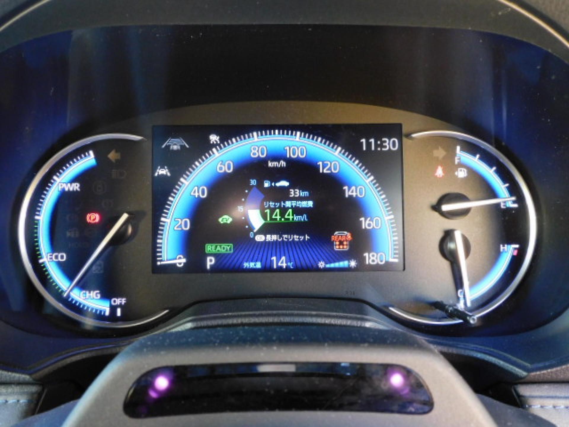 ハイブリッド専用オプティトロンメーター＋7インチマルチインフォメーションディスプレイ、ドライバーモニターカメラ（※）メーカーオプション