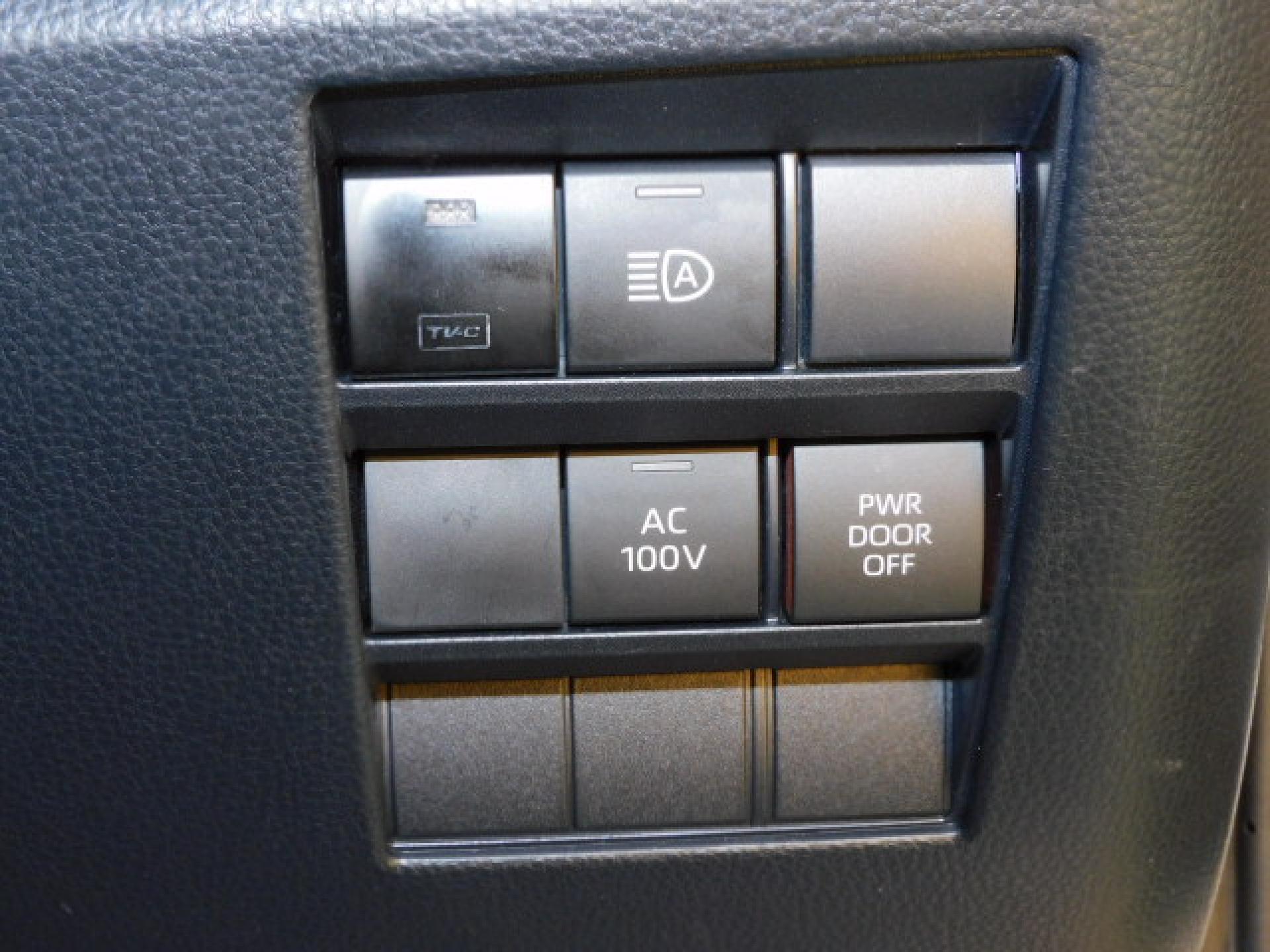 オートマチックハイビーム、AC100V/1500Wメインスイッチ、パワードアメインスイッチ