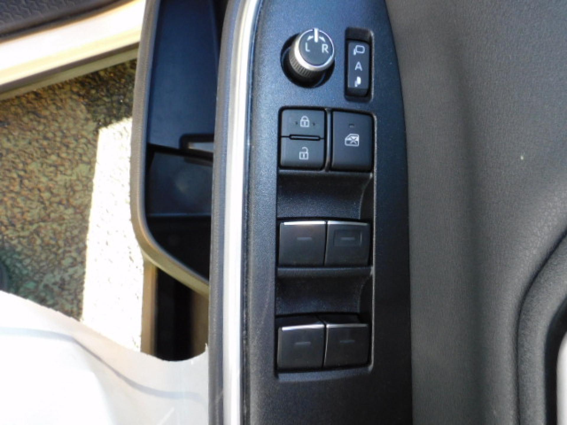 運転席ドアスイッチ