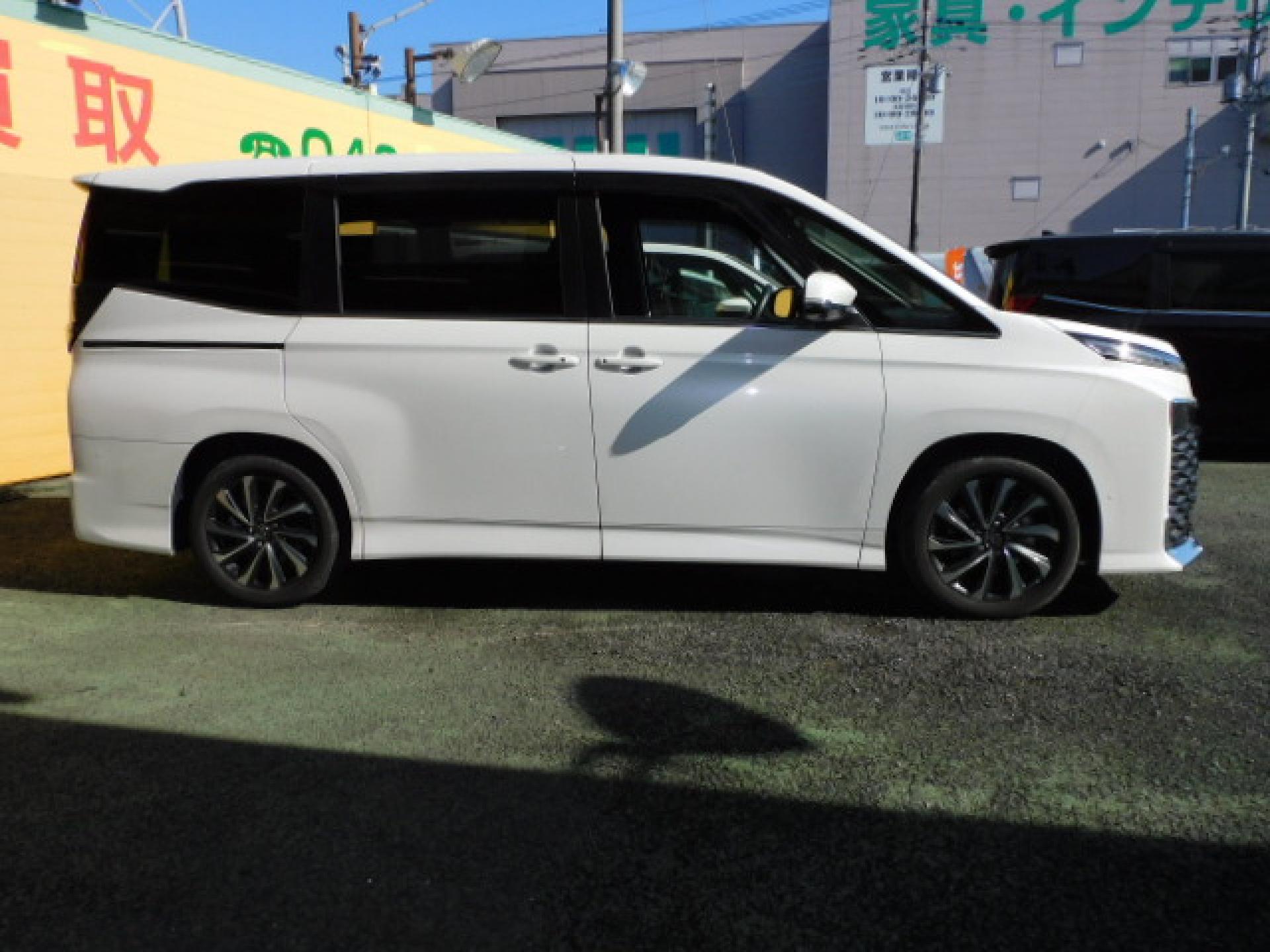 5年　ヴォクシーHV　S-Z　快適利便パッケージHigh＆トヨタチームメイト！メーカーオプション多数です！！