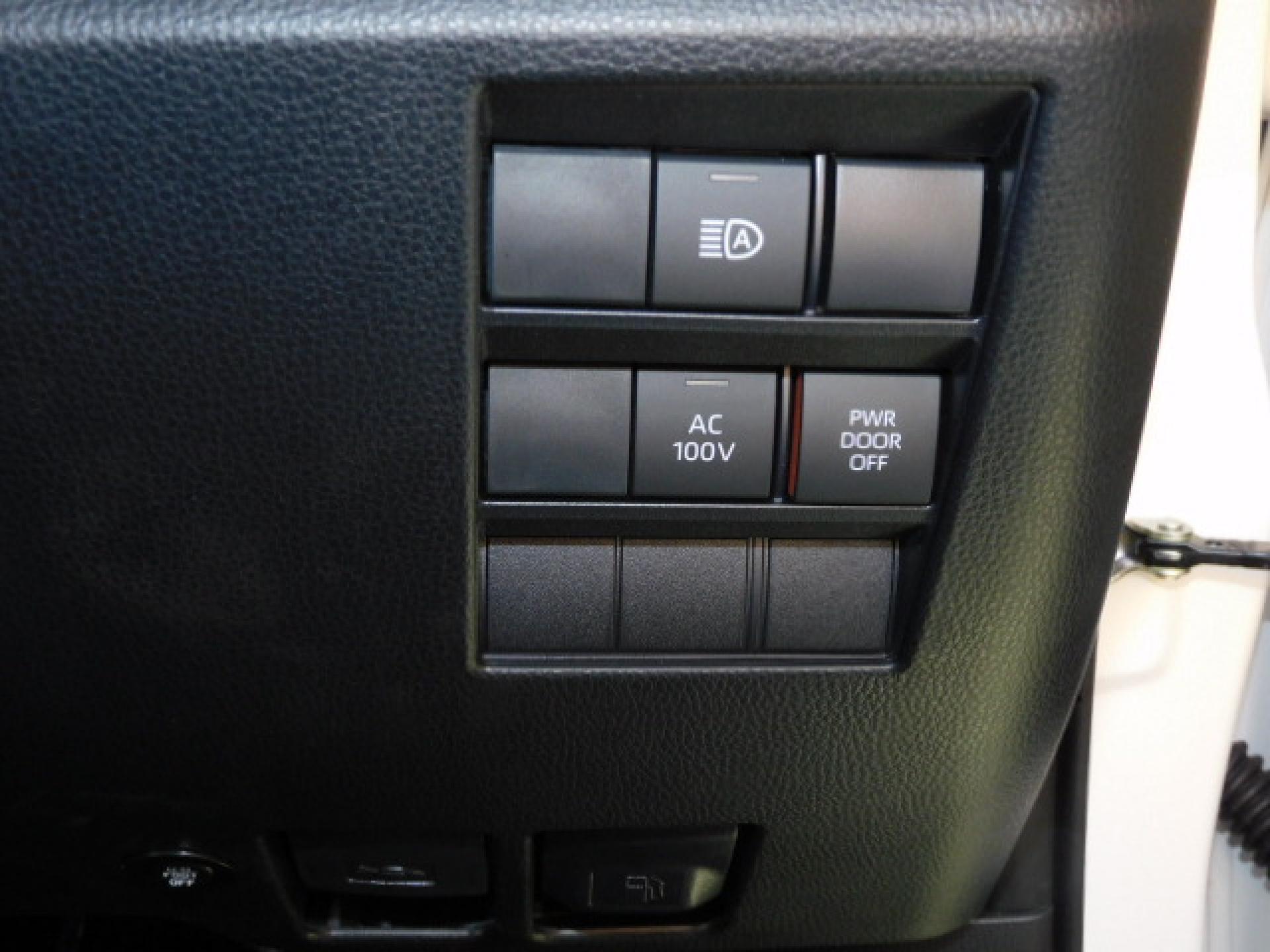 オートマチックハイビーム、AC100V/1500Wメインスイッチ、パワードアメインスイッチ