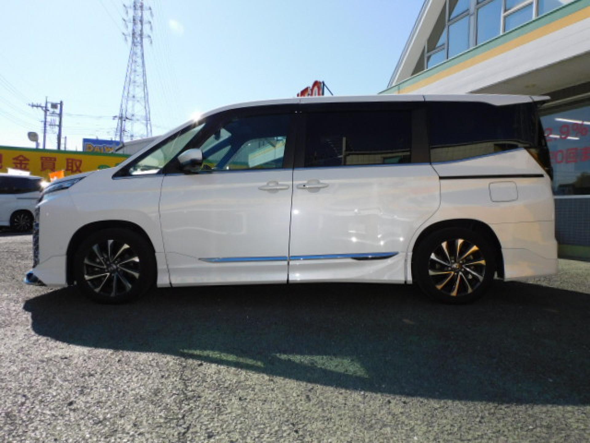 ホワイトパールクリスタルシャイン！ハンズフリーパワースライドドア（※）メーカーオプション快適利便パッケージHigh