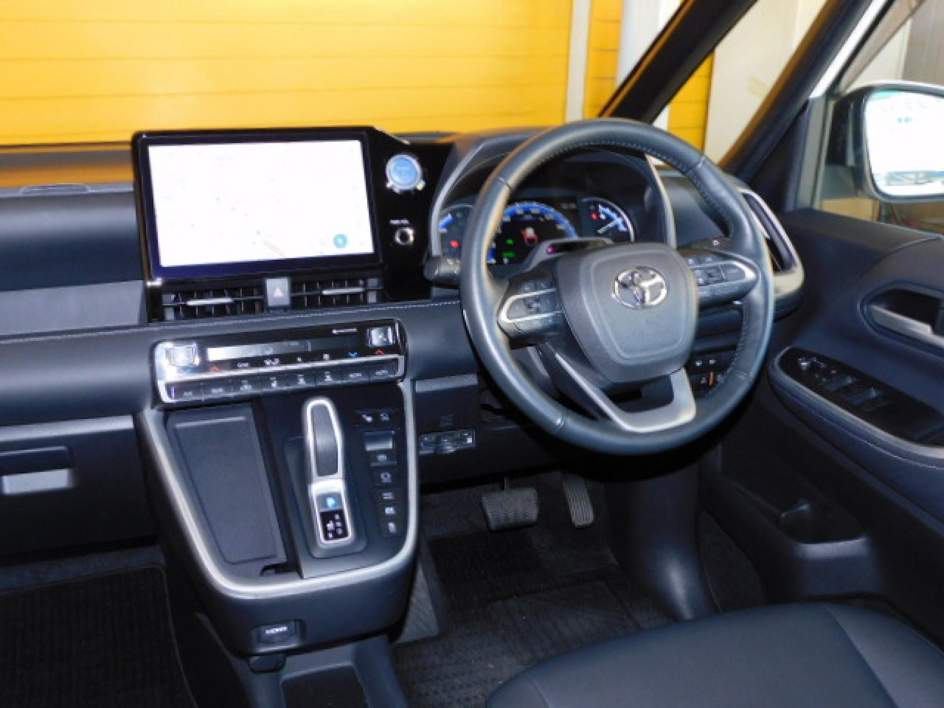 10.5インチディスプレイオーディオPlus＆パノラミックビューモニター、カラーヘッドアップディスプレイ＋デジタルインナーミラー（※）メーカーオプション ドライビングサポートパッケージ