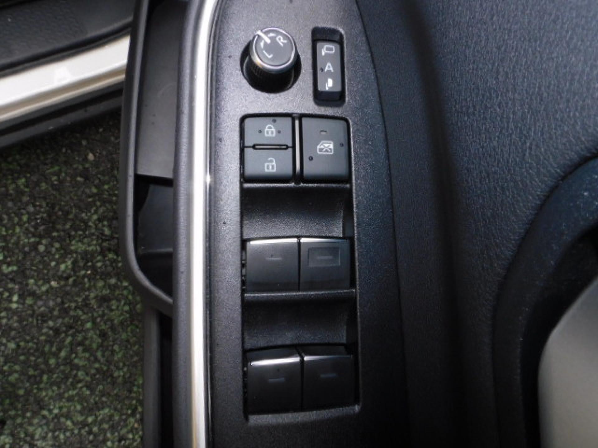 運転席ドアスイッチ