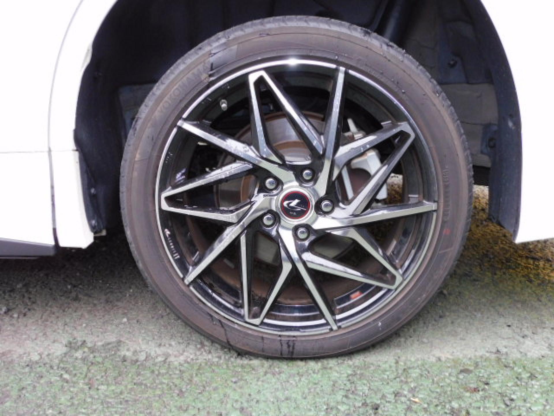 ウェッズ レオニス18インチアルミ（LEONIS IT）（215/45R18）