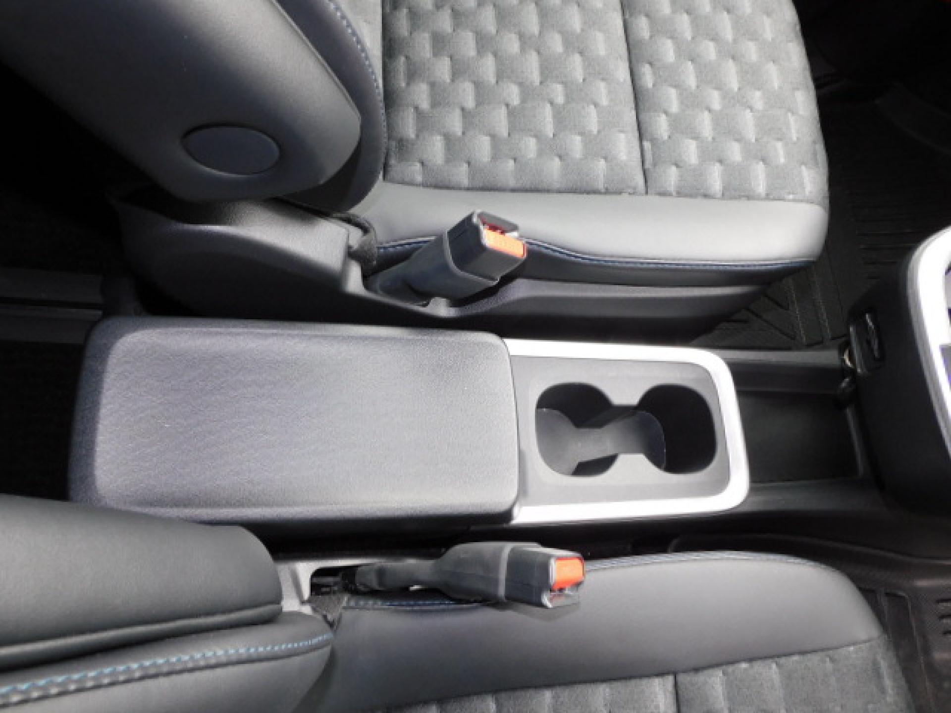 インパネ一体型センターコンソールボックス（アッパートレイ・カップホルダー×2・リアボックス付）