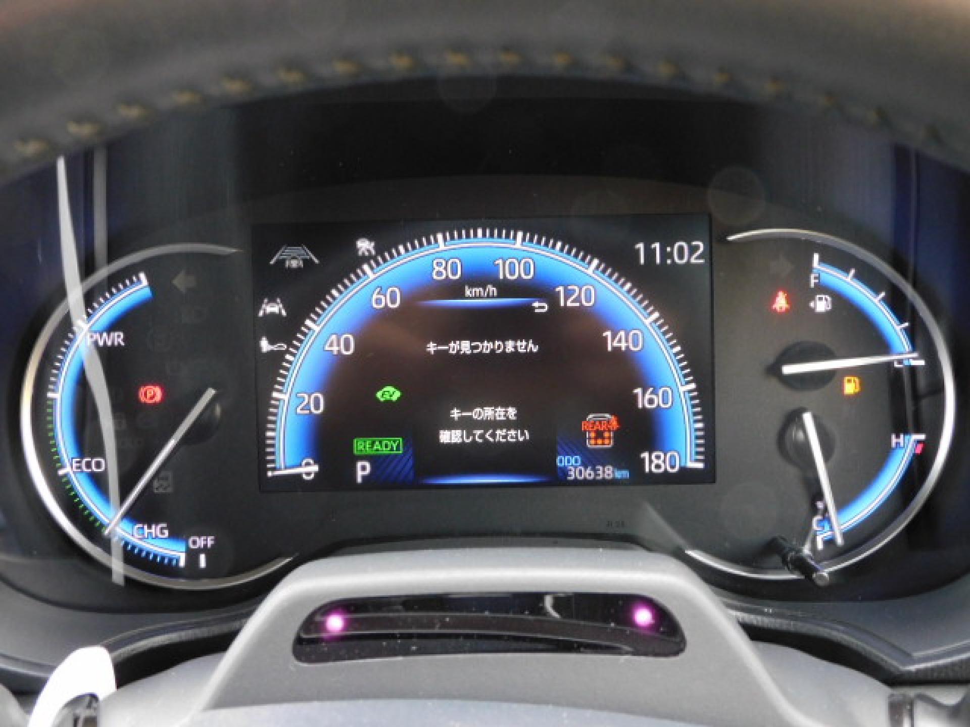 ハイブリッド専用オプティトロンメーター＋7インチマルチインフォメーションディスプレイ、ドライバーモニターカメラ（※）メーカーオプション