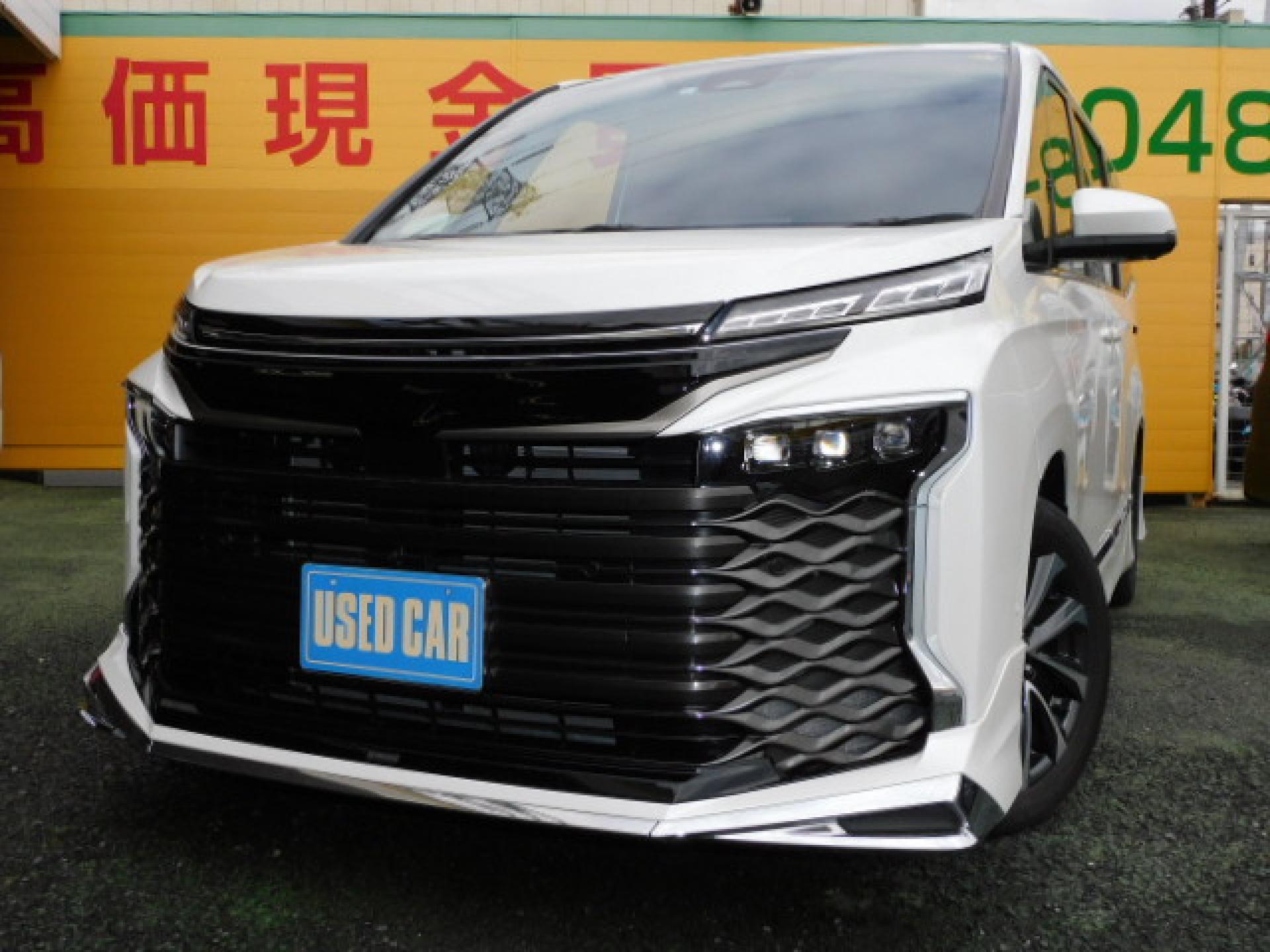 メーカーオプション多数装着車です！！