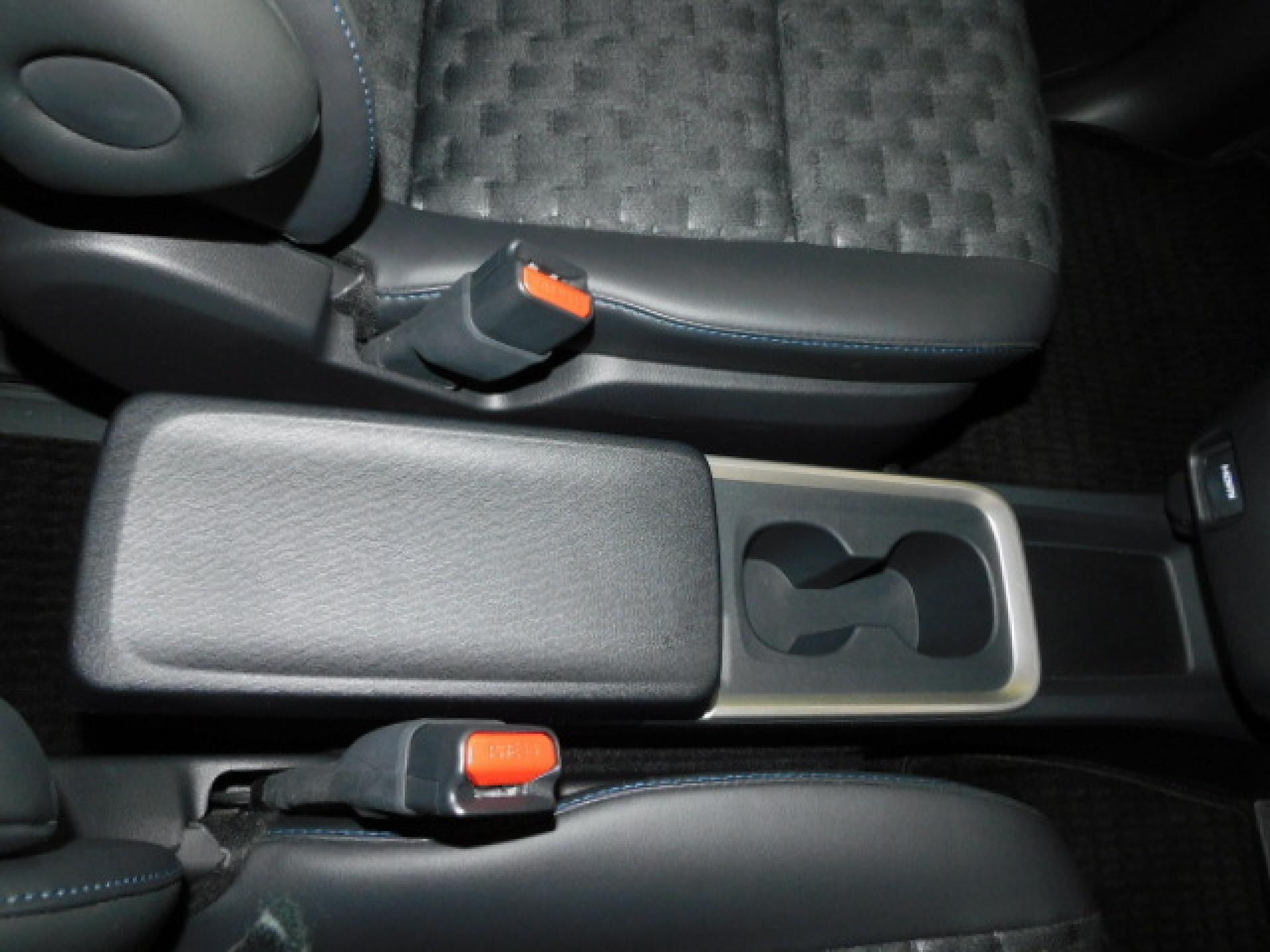 インパネ一体型センターコンソールボックス(アッパートレイ・カップホルダー×2・リアボックス付)