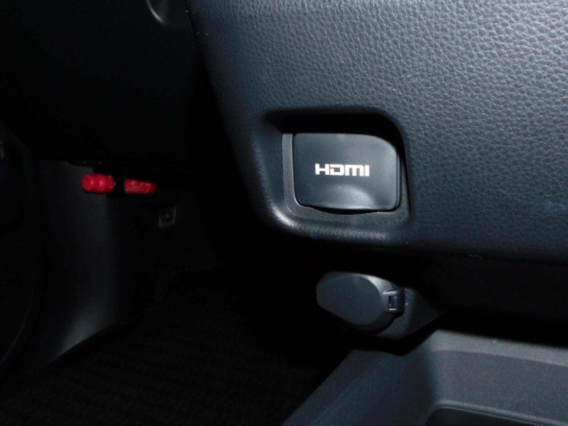 HDMI端子+アクセサリーソケット(DC12V・120W/1個)