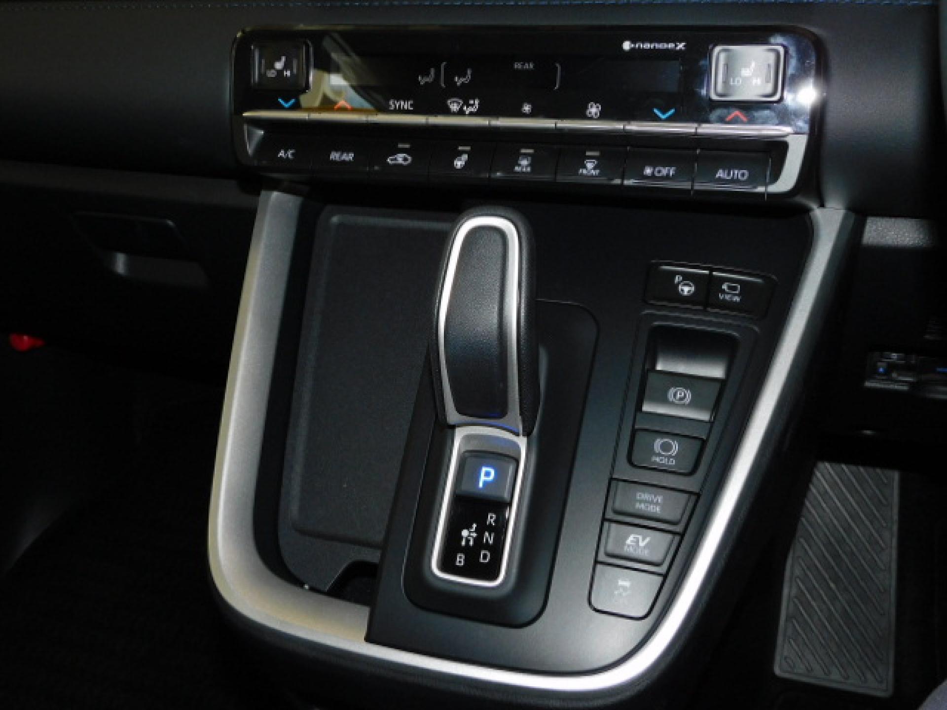 エレクトロシフトマチック(※)メーカーオプション トヨタチームメイト、ナノイーX・ステアリングヒーター(※)メーカーオプション快適利便パッケージHigh