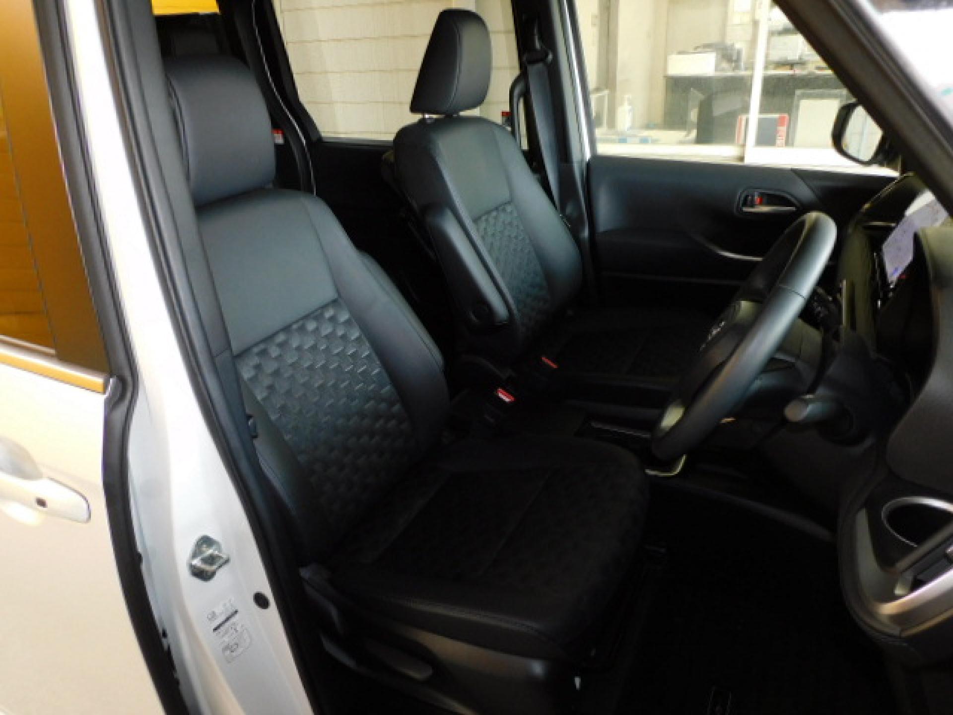 前席+2列目シートヒーター(※)メーカーオプション快適利便パッケージHigh