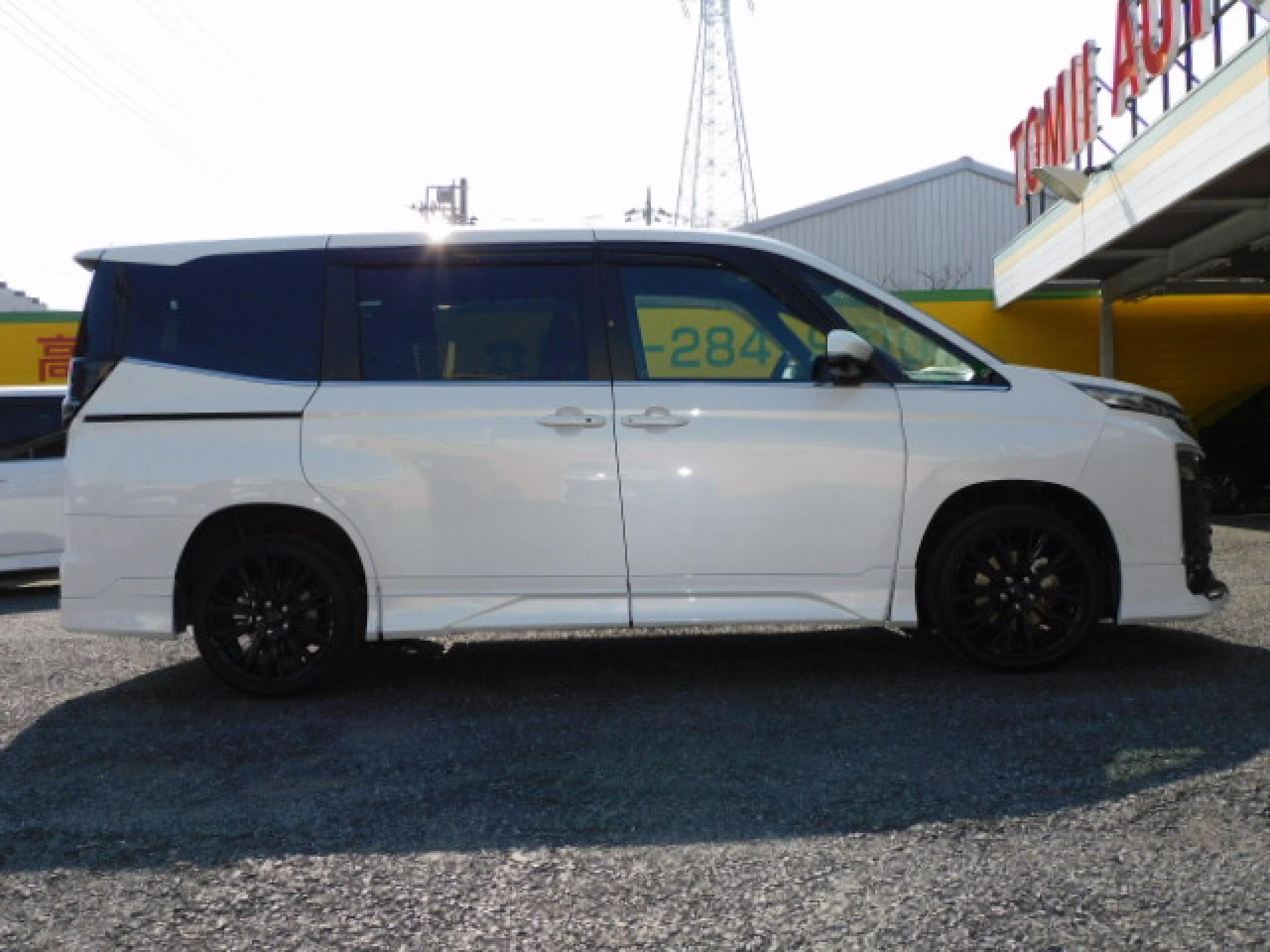 6年11月式 ヴォクシーHV S-Z E-Four 4WD GRエアロ&GR18インチアルミ!! 寒冷地仕様 快適利便パッケージHigh&トヨタチームメイト!!