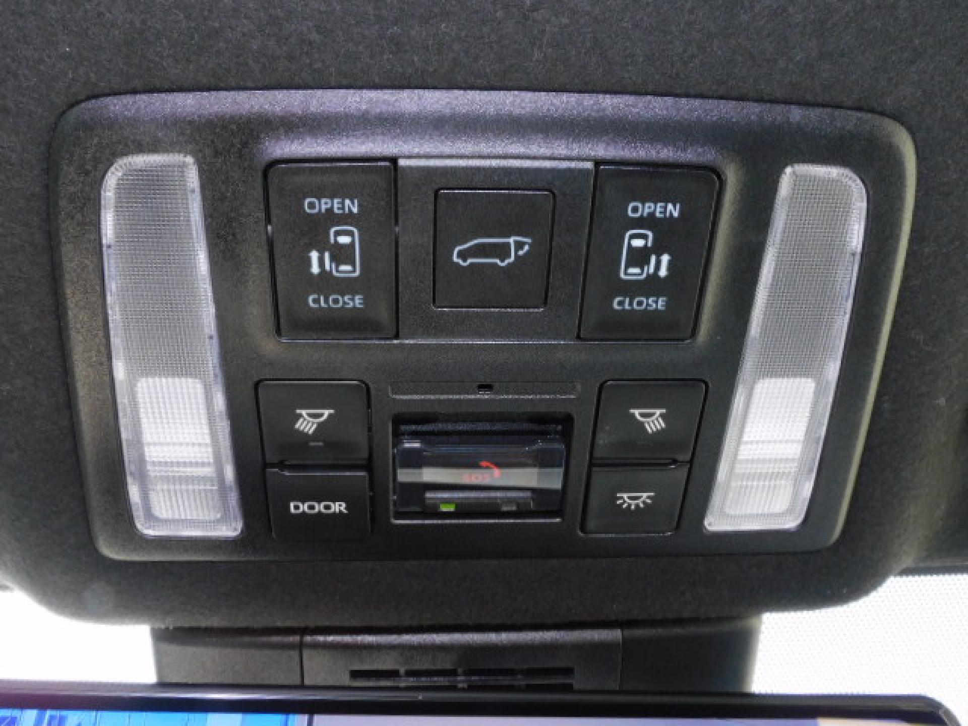 両側パワースライドドア、パワーバックドア(※)メーカーオプション快適利便パッケージHigh、ヘルプネットスイッチ