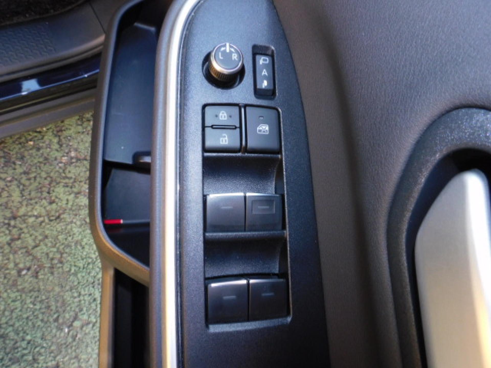 運転席ドアスイッチ