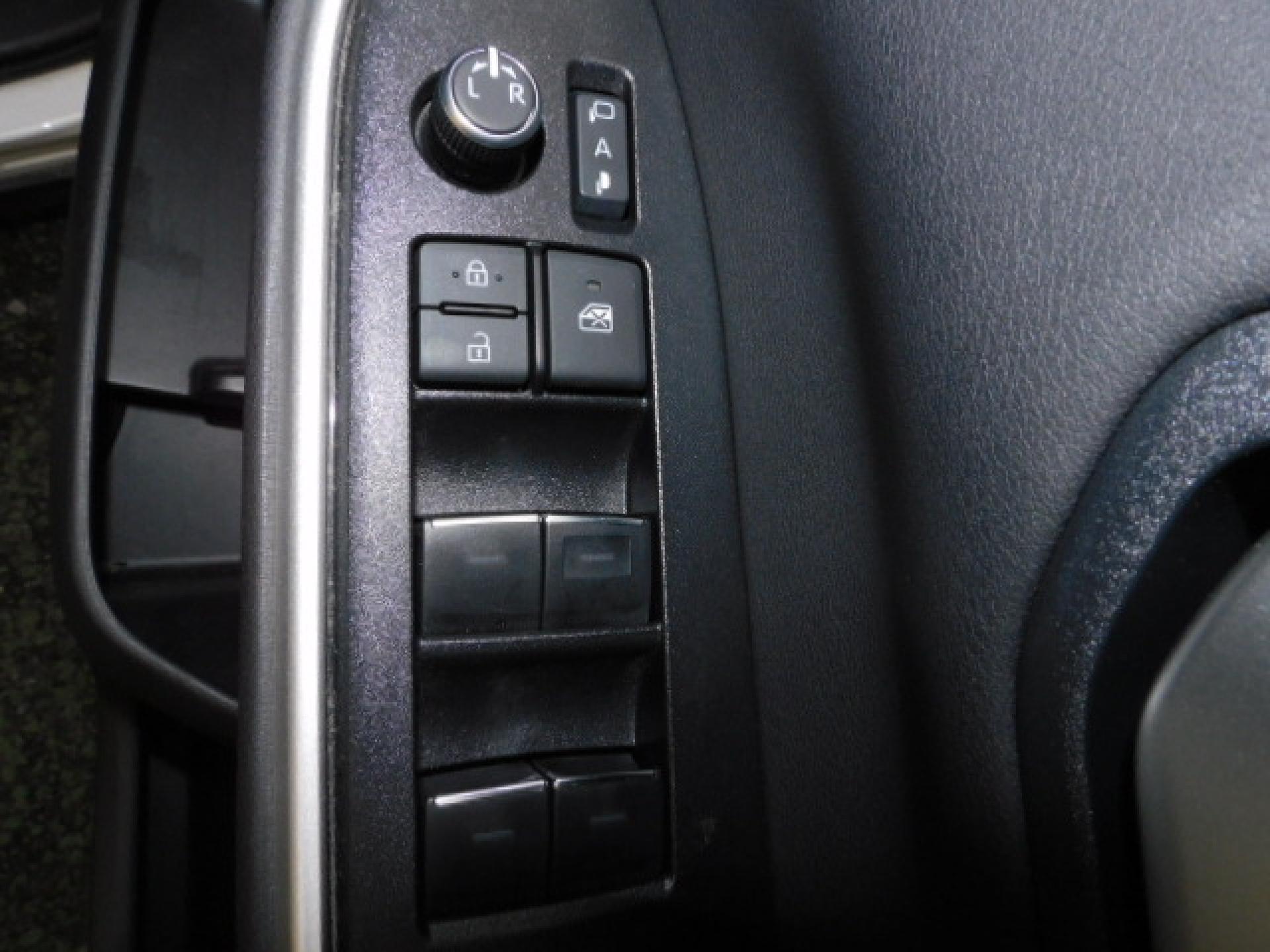 運転席ドアスイッチ