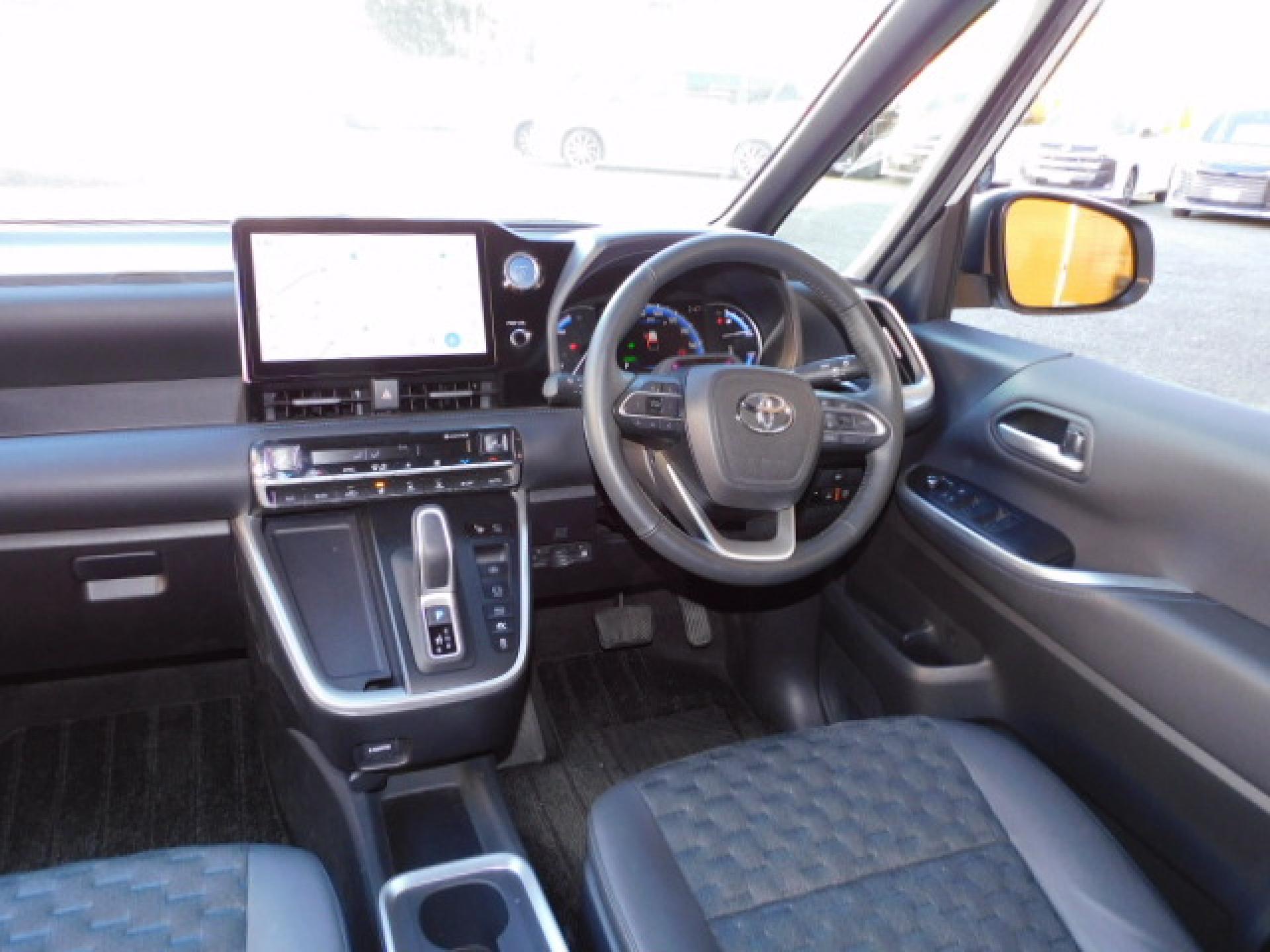 10.5インチディスプレイオーディオPlus&パノラミックビューモニター、カラーヘッドアップディスプレイ+デジタルインナーミラー(※)メーカーオプション ドライビングサポートパッケージ