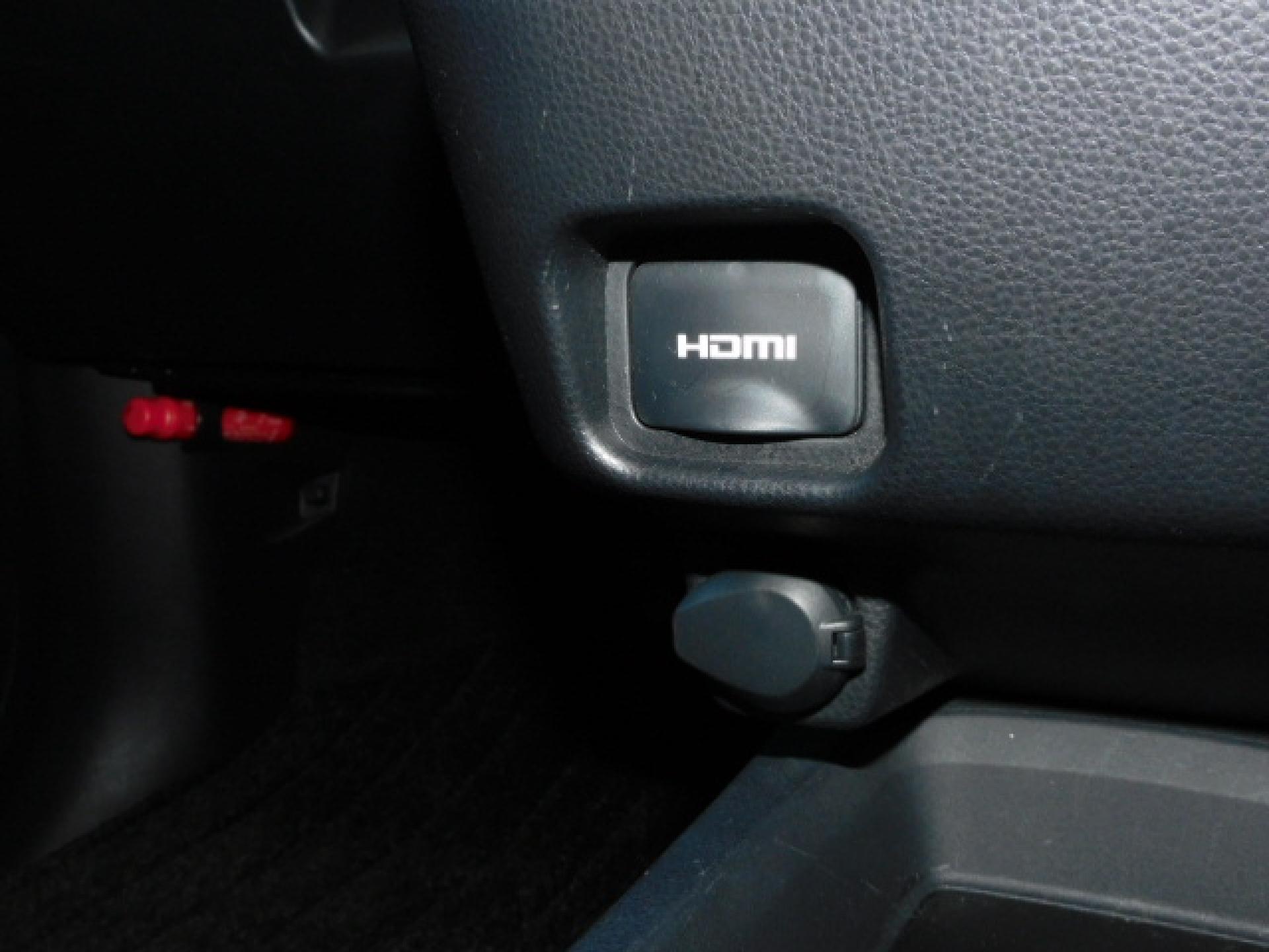 HDMI端子+アクセサリーソケット(DC12V・120W/1個)