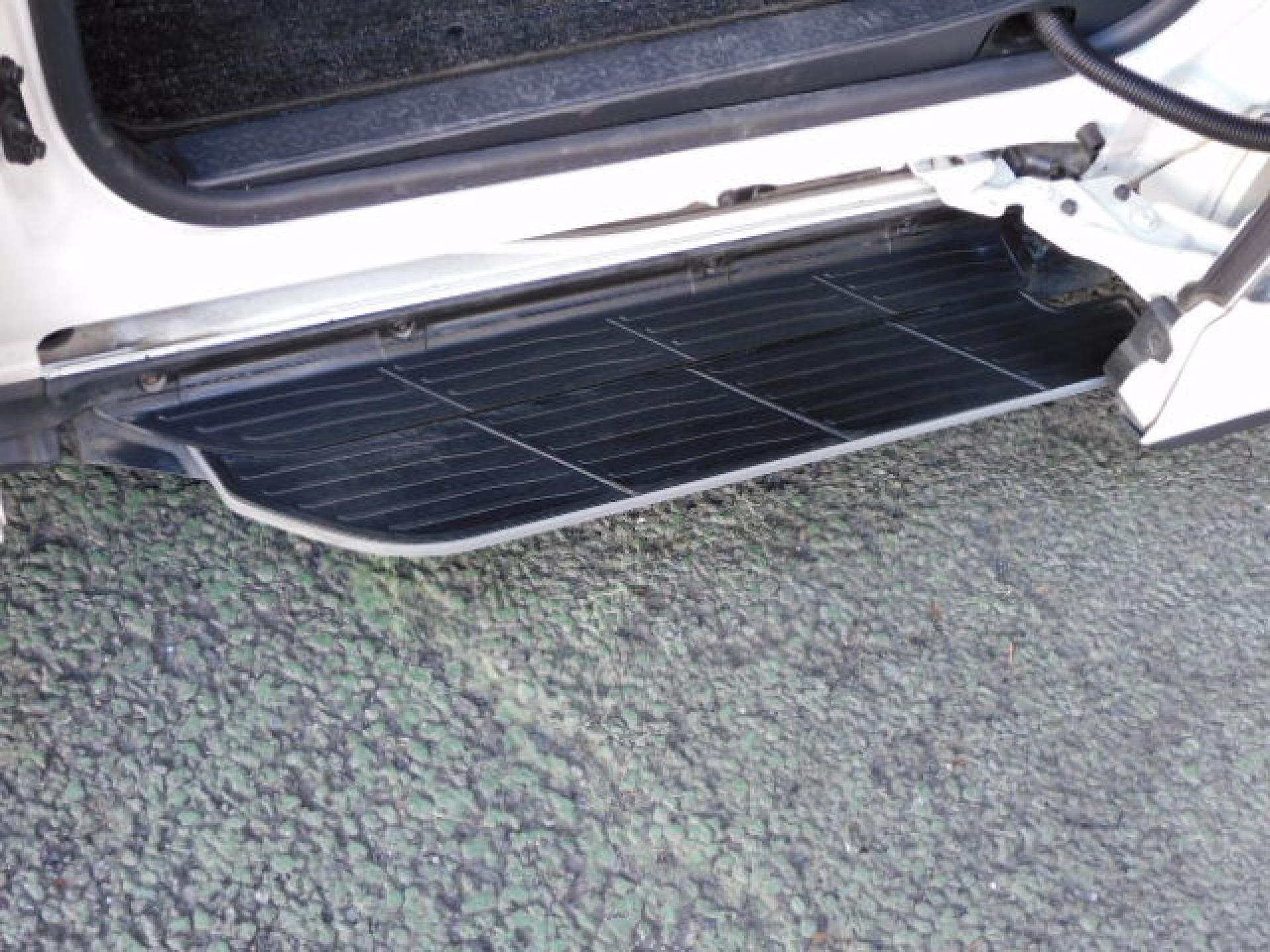 ユニバーサルステップ(※)メーカーオプション