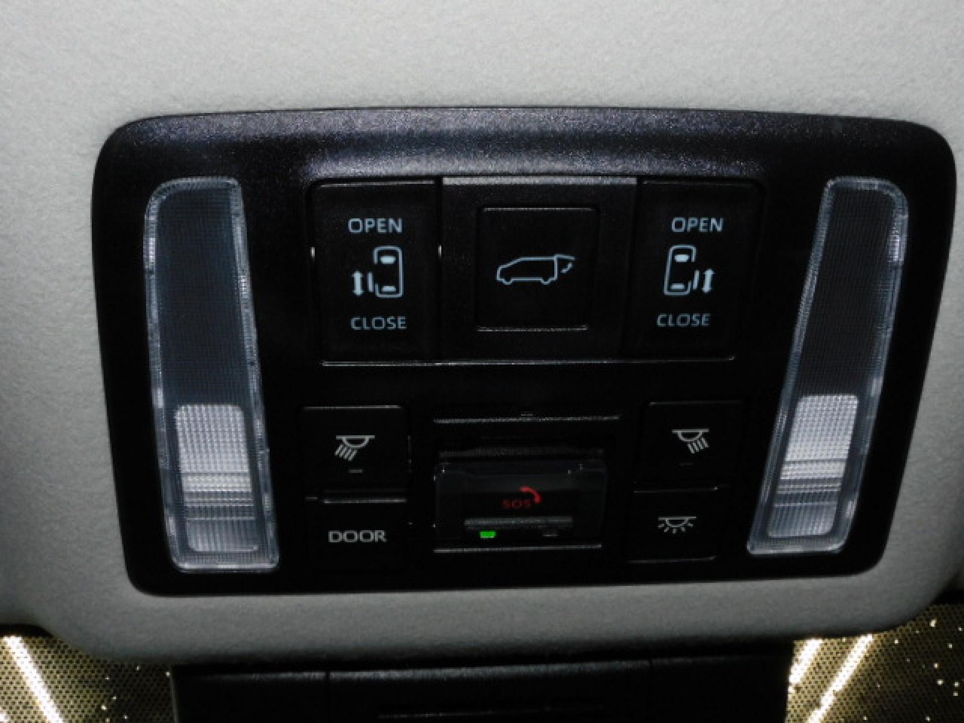 両側パワースライドドア、パワーバックドア（※）メーカーオプション快適利便パッケージHigh、ヘルプネットスイッチ