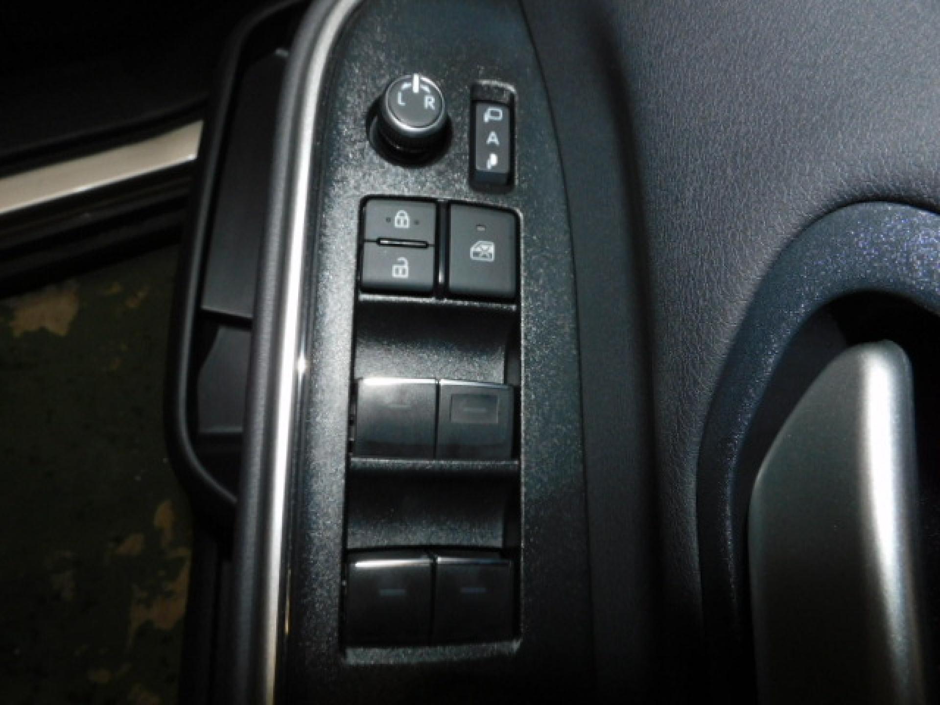 運転席ドアスイッチ