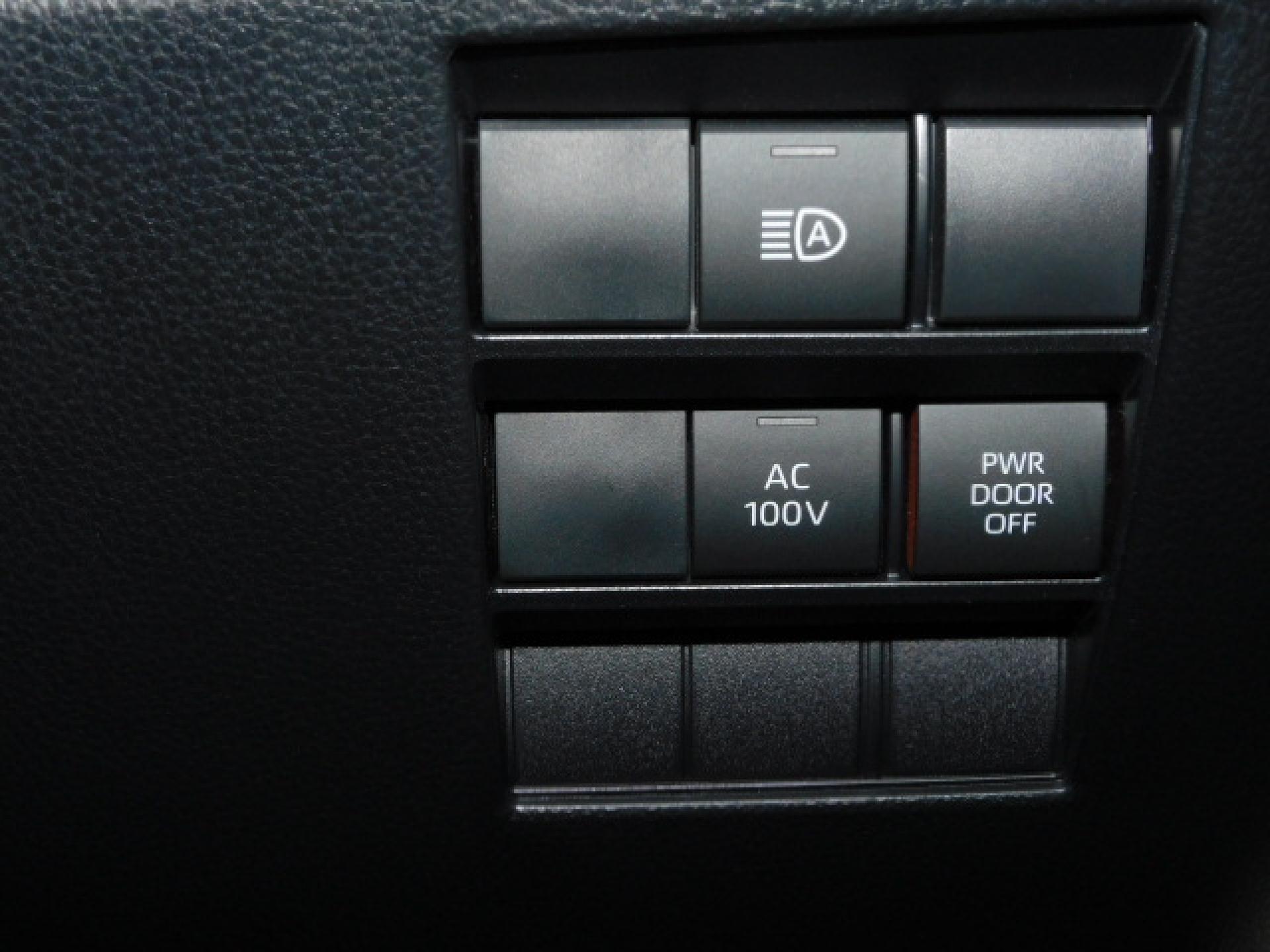 オートマチックハイビーム、AC100V/1500Wメインスイッチ、パワードアメインスイッチ