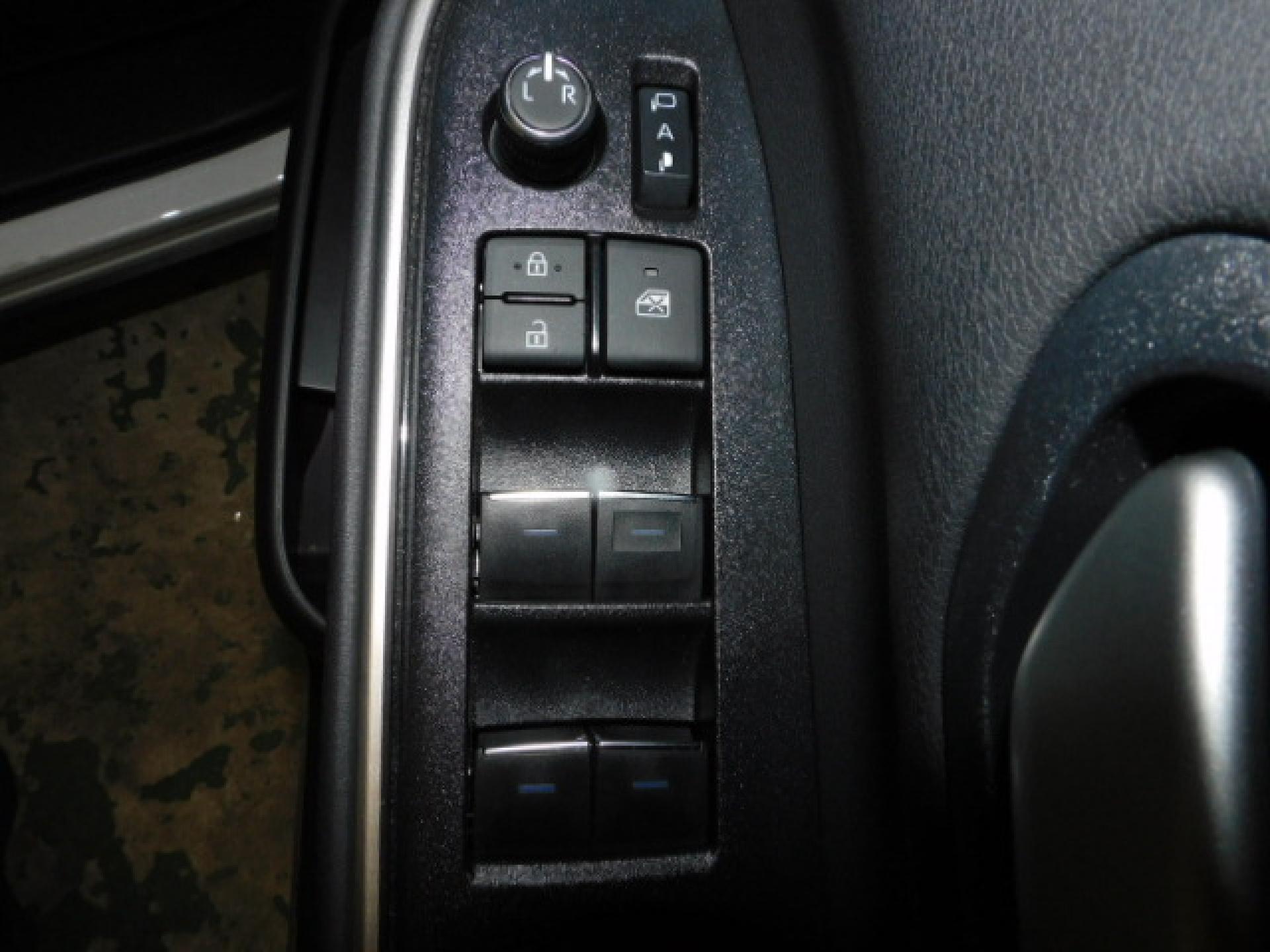 運転席ドアスイッチ