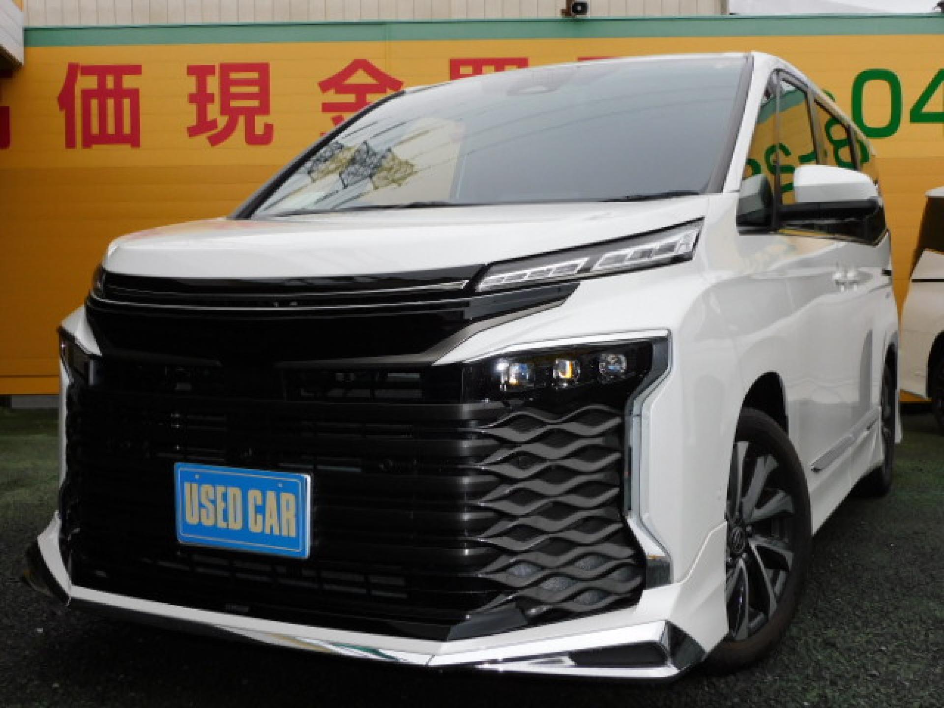 メーカーオプション多数装着車です！！