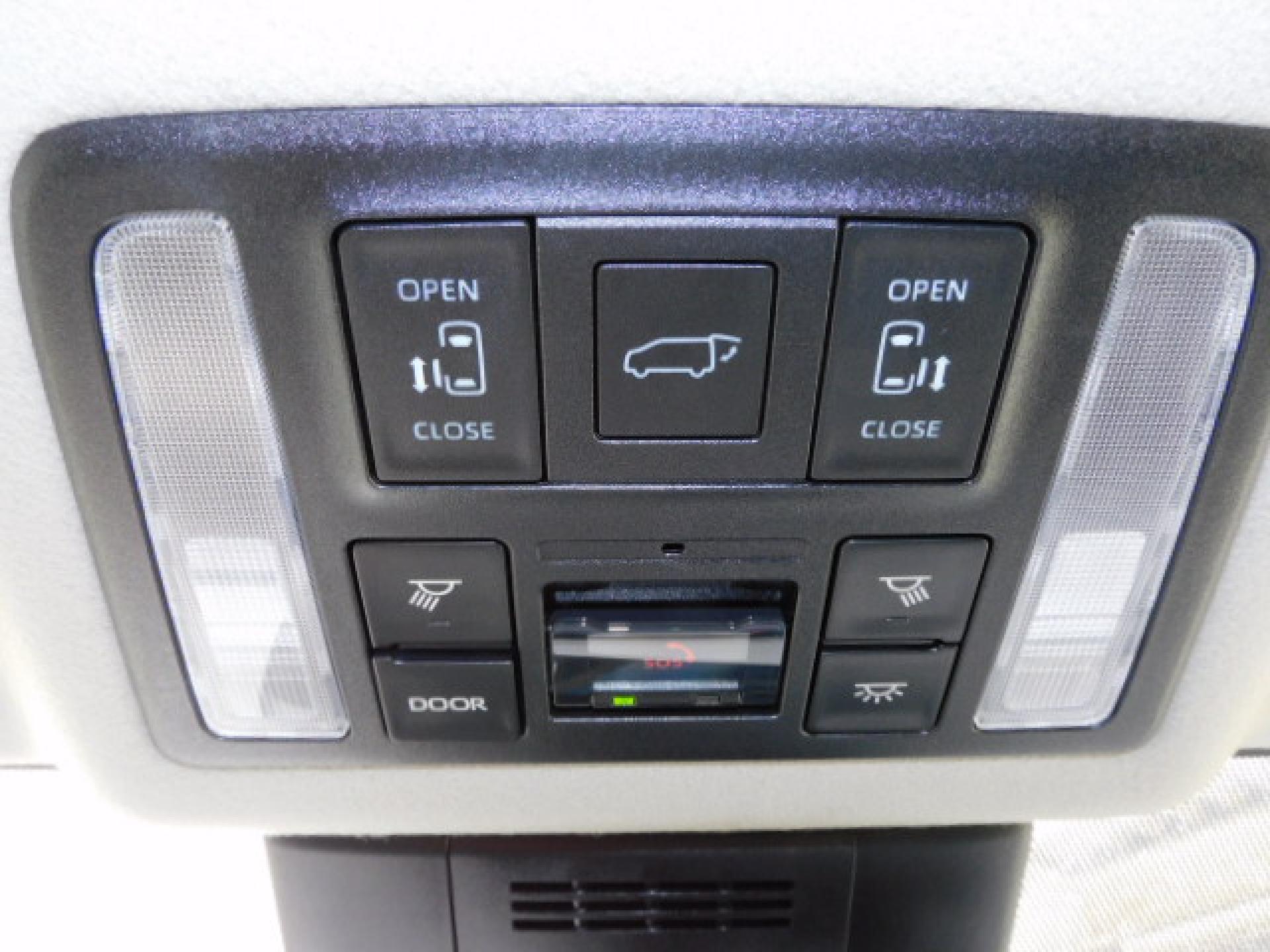 両側パワースライドドア、パワーバックドア（※）メーカーオプション快適利便パッケージHigh、ヘルプネットスイッチ