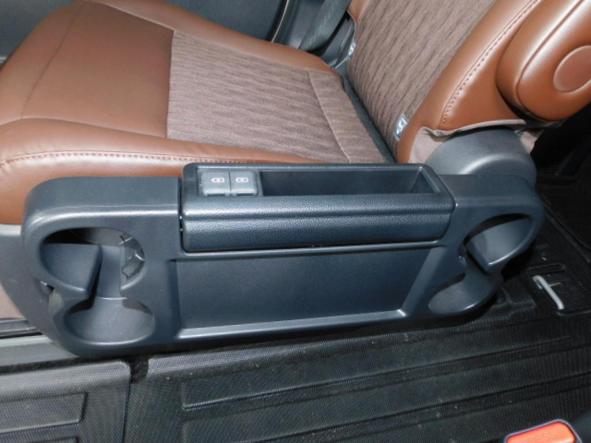 折りたたみ式セカンドシートサイドテーブル（カップホルダー×4・充電用USB×2）